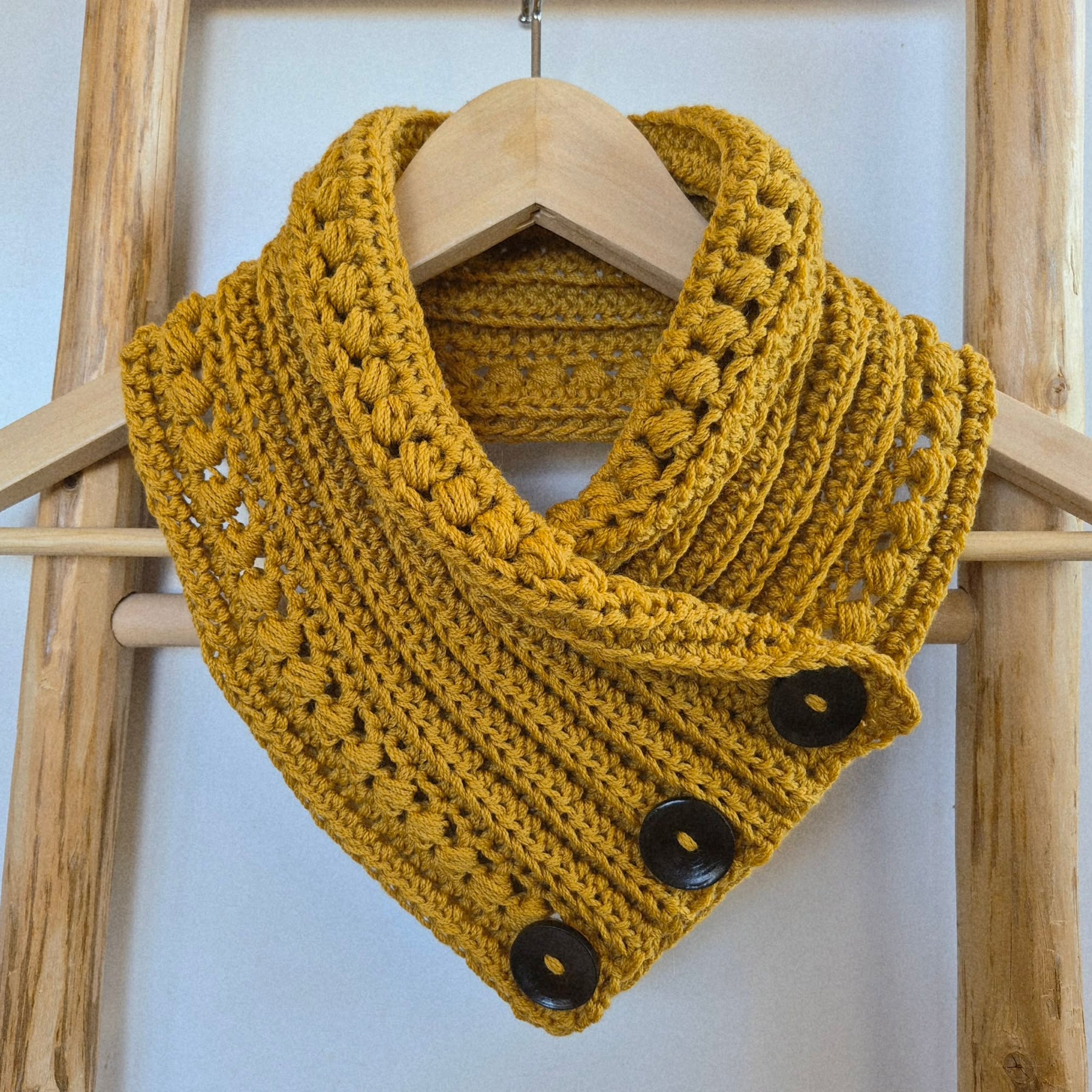 Ladies Neck warmer | Cowl | Scarf | Mustard | Adult | Vintage | Crochet | Buttoned