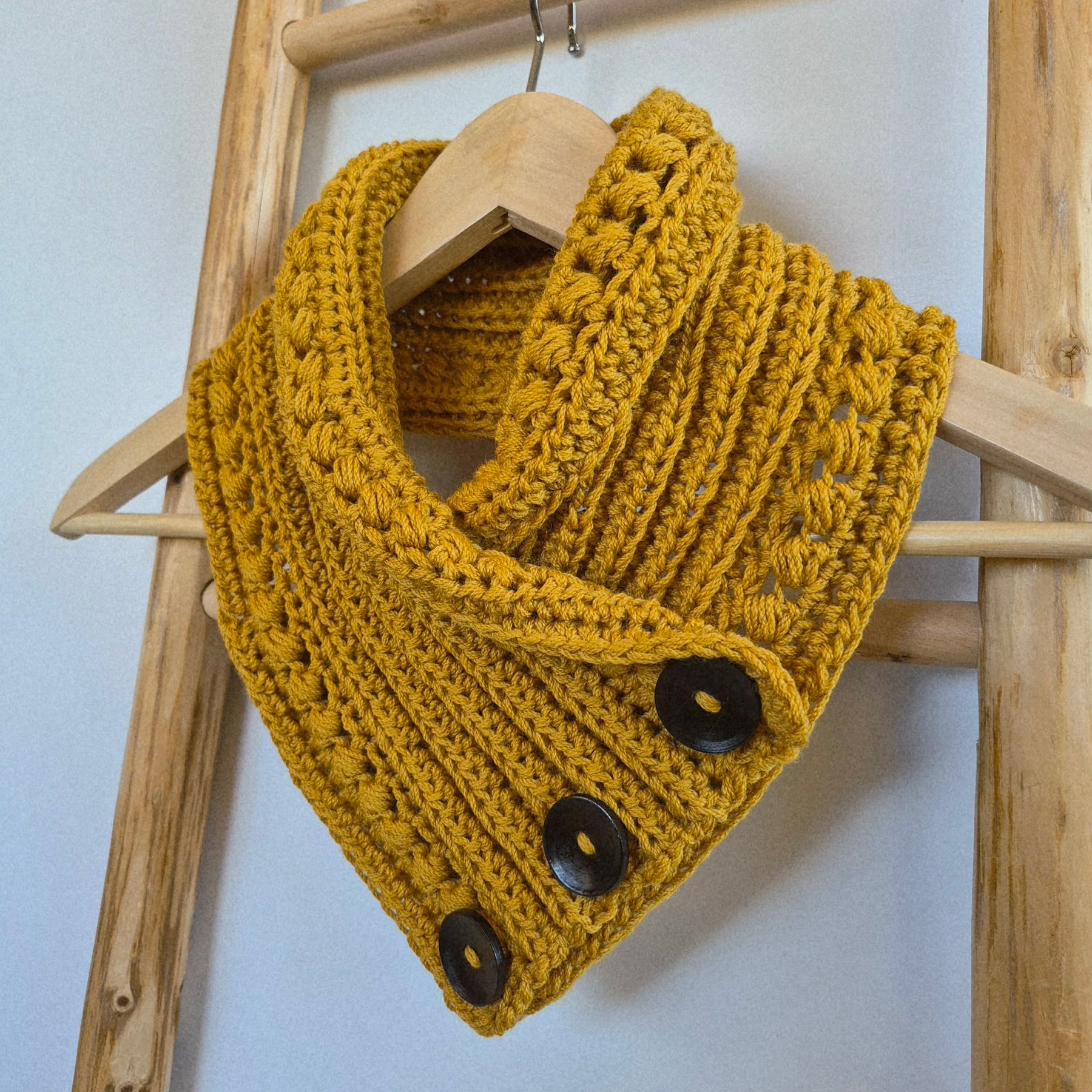 Ladies Neck warmer | Cowl | Scarf | Mustard | Adult | Vintage | Crochet | Buttoned