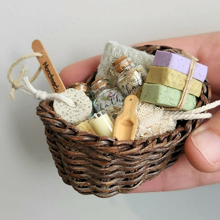 BATH SET IN A BASKET