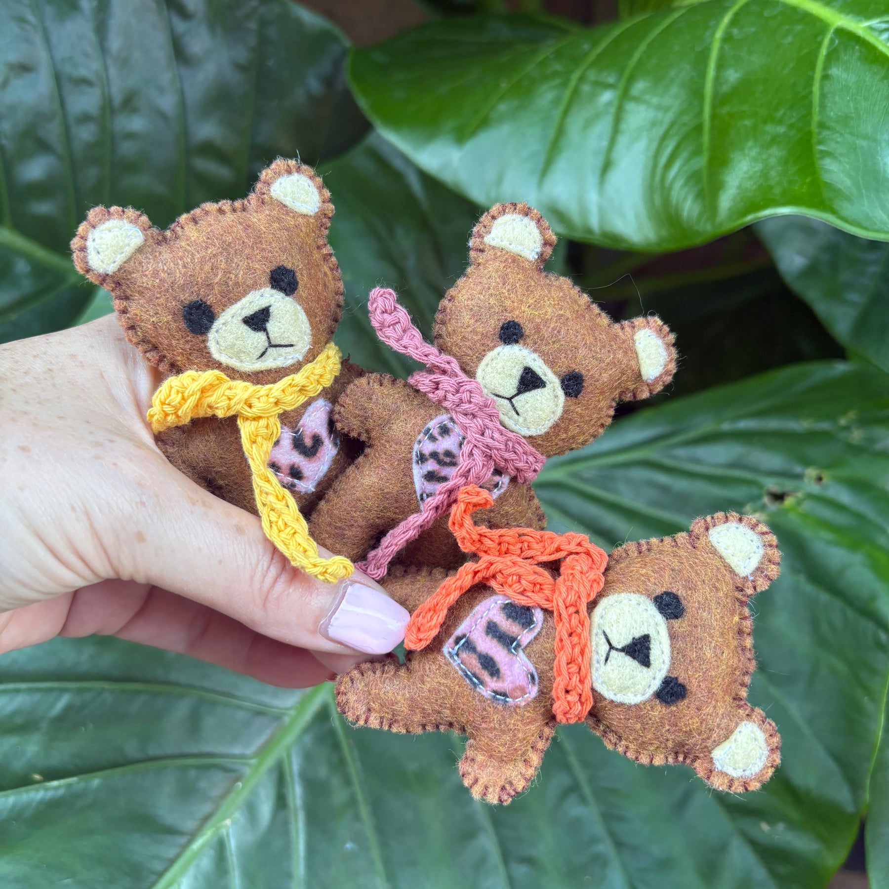 Handmade Felt Teddy Teddy Bear with Crochet Scarf – Mini 10cm Plush Toy – Pocket Bear Gift – Cute Handmade Keepsake