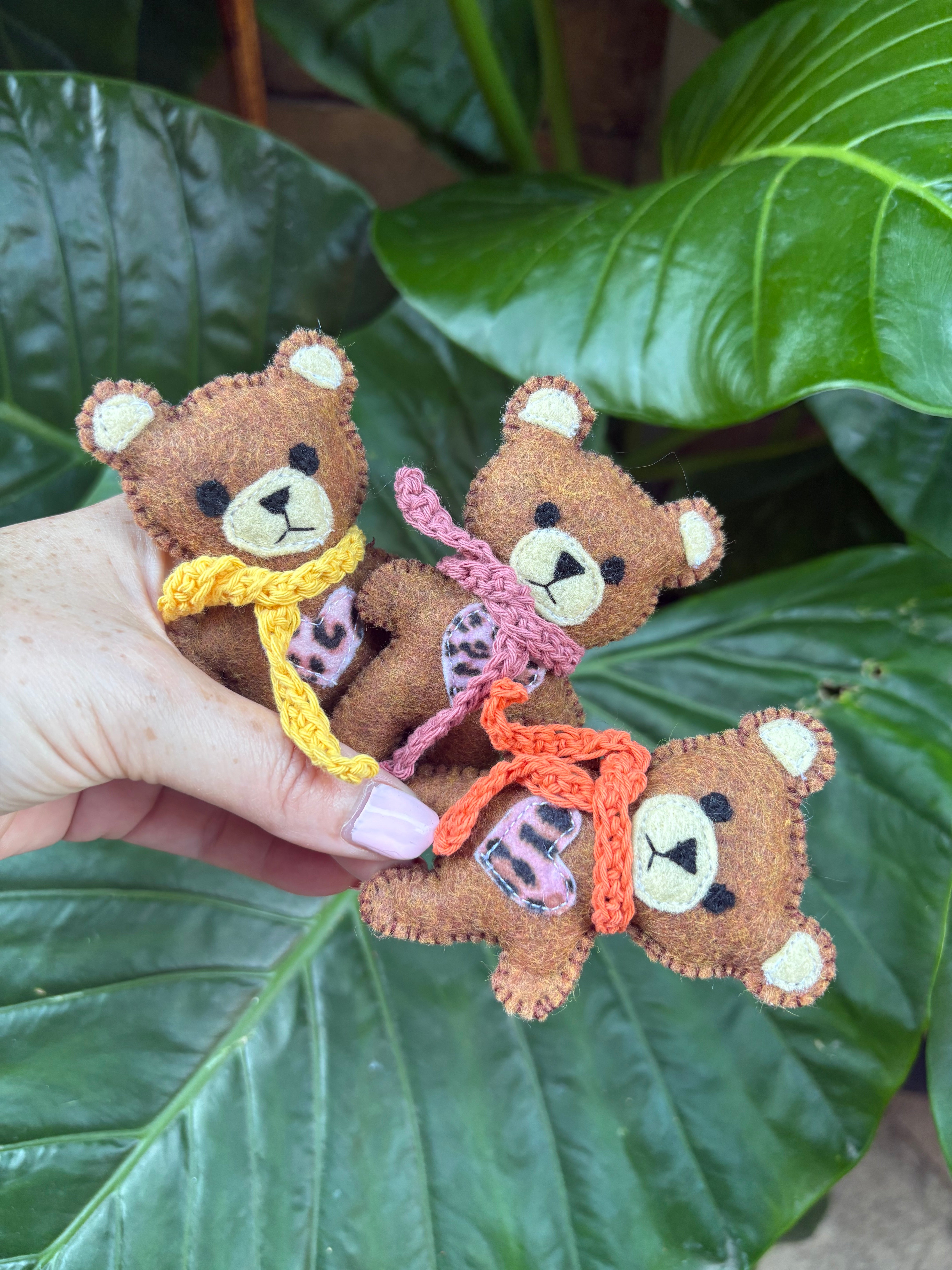 Handmade Felt Teddy Teddy Bear with Crochet Scarf – Mini 10cm Plush Toy – Pocket Bear Gift – Cute Handmade Keepsake