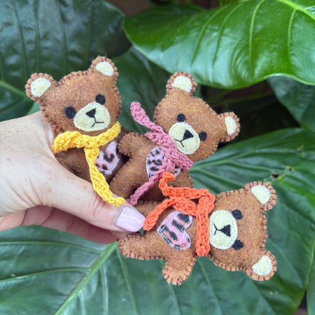 Handmade Felt Teddy Teddy Bear with Crochet Scarf – Mini 10cm Plush Toy – Pocket Bear Gift – Cute Handmade Keepsake