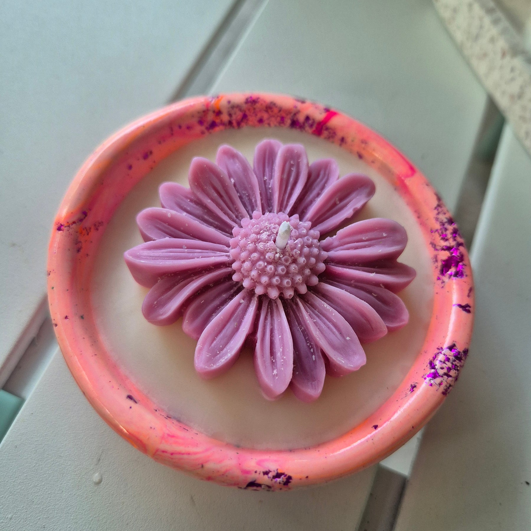 Concrete organic shaped bowl candle with gardenia and rose