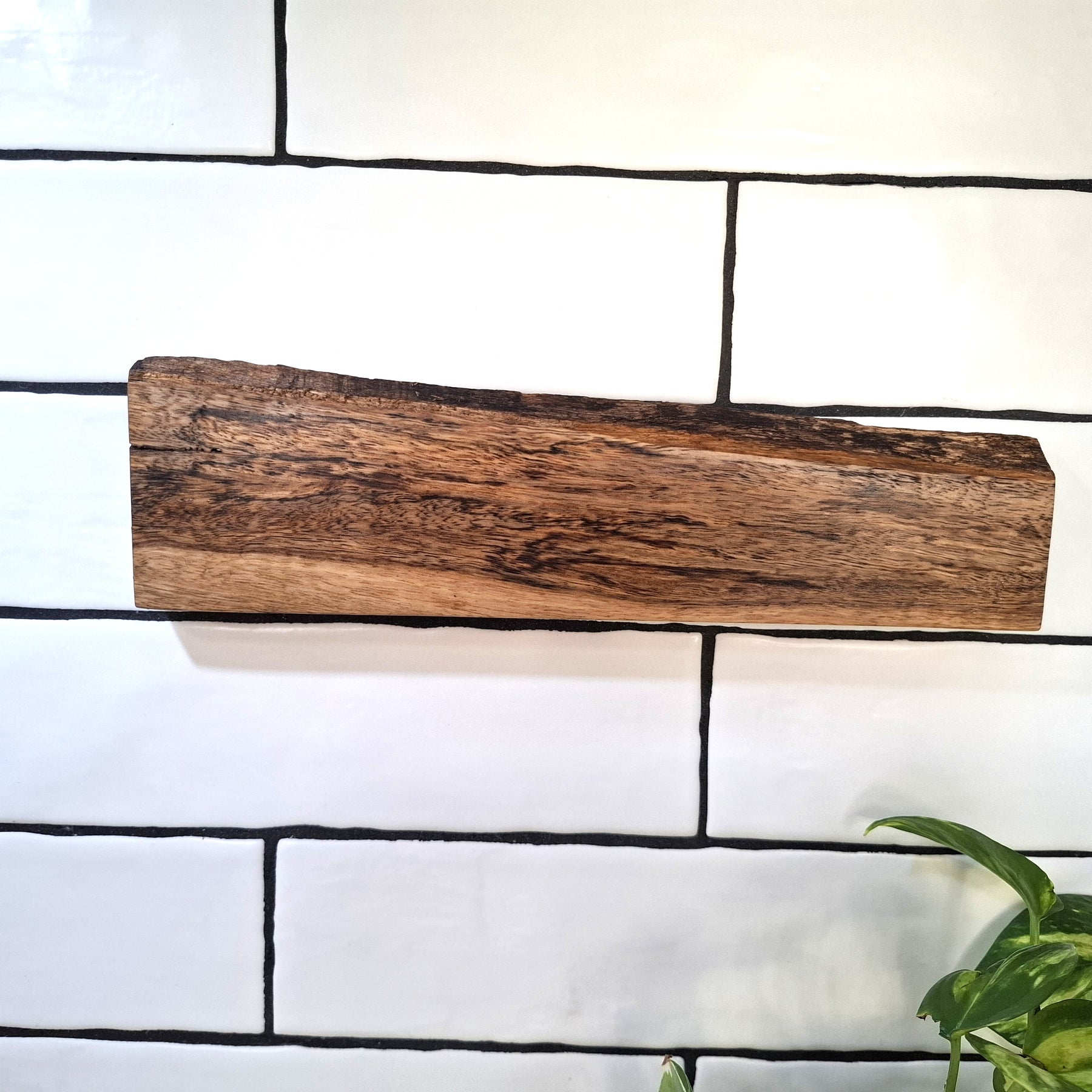 Handmade Wooden Magnetic Knife Holder: Wall-Mounted Kitchen Rack