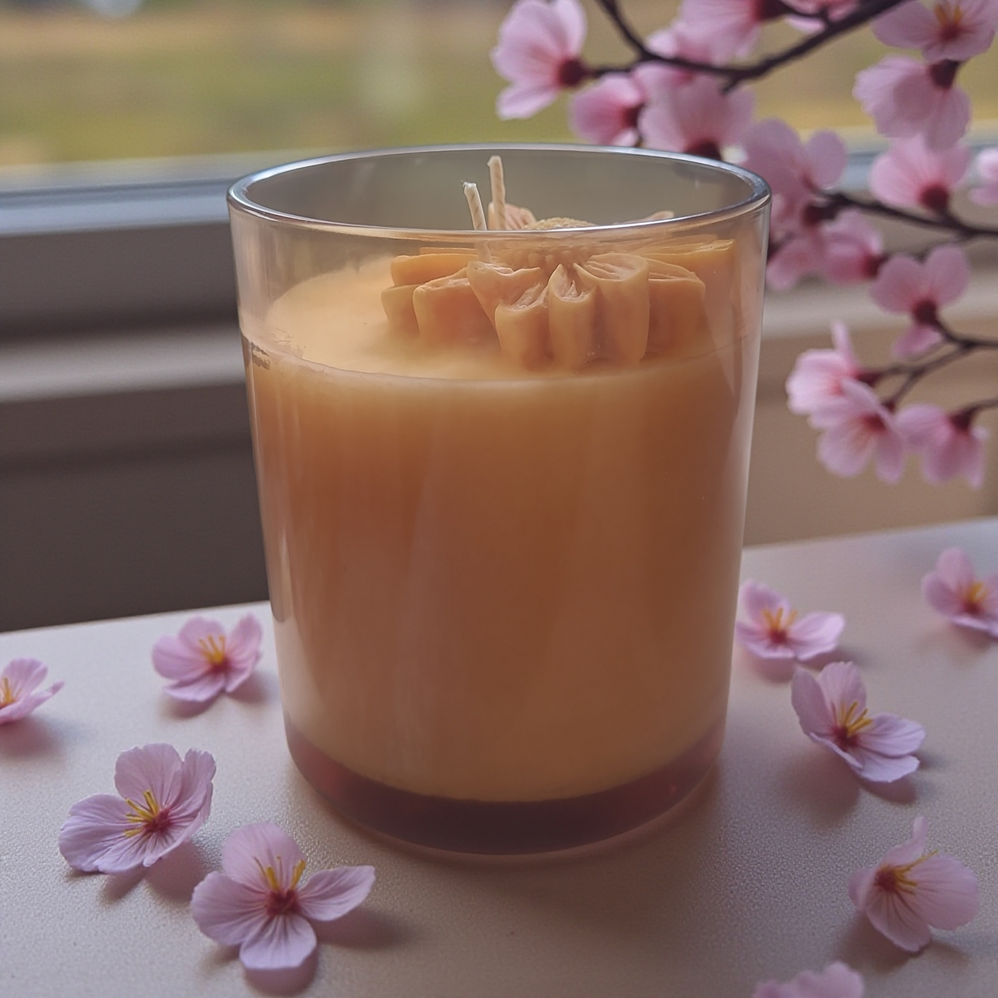 Scented Soy Daisy Candle 300 Grams