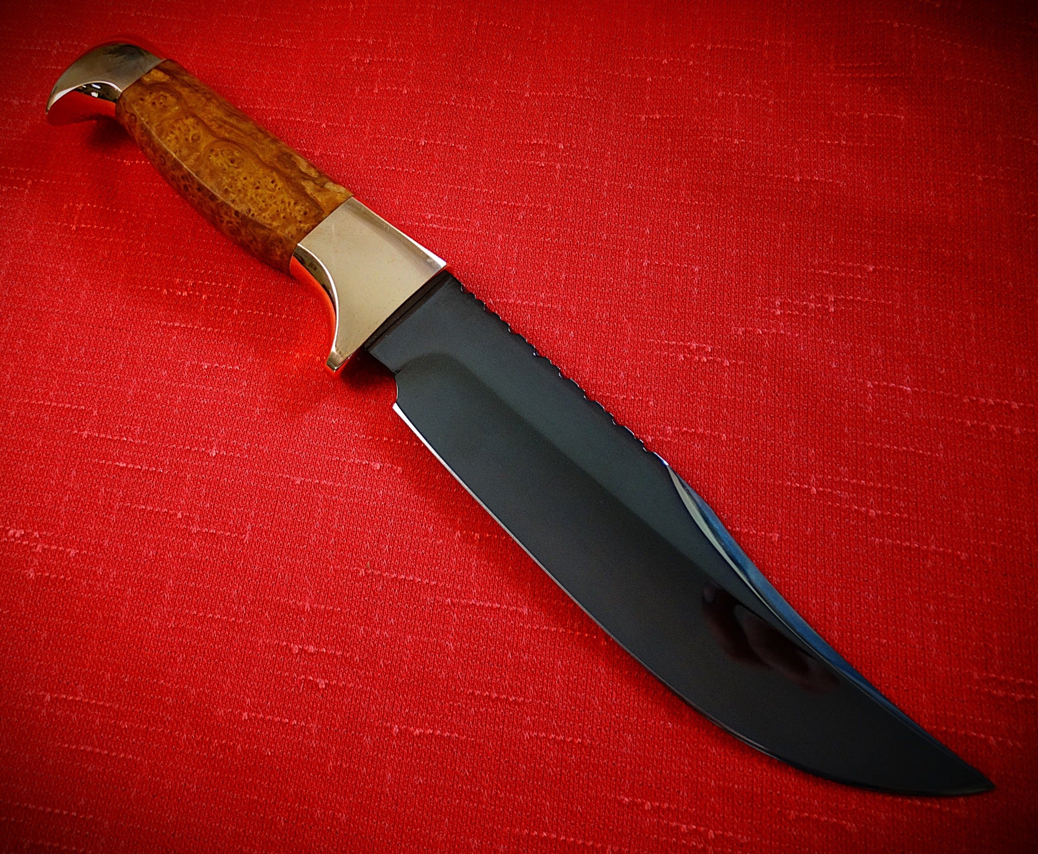 Bowie knife, leather sheath, Burl timber