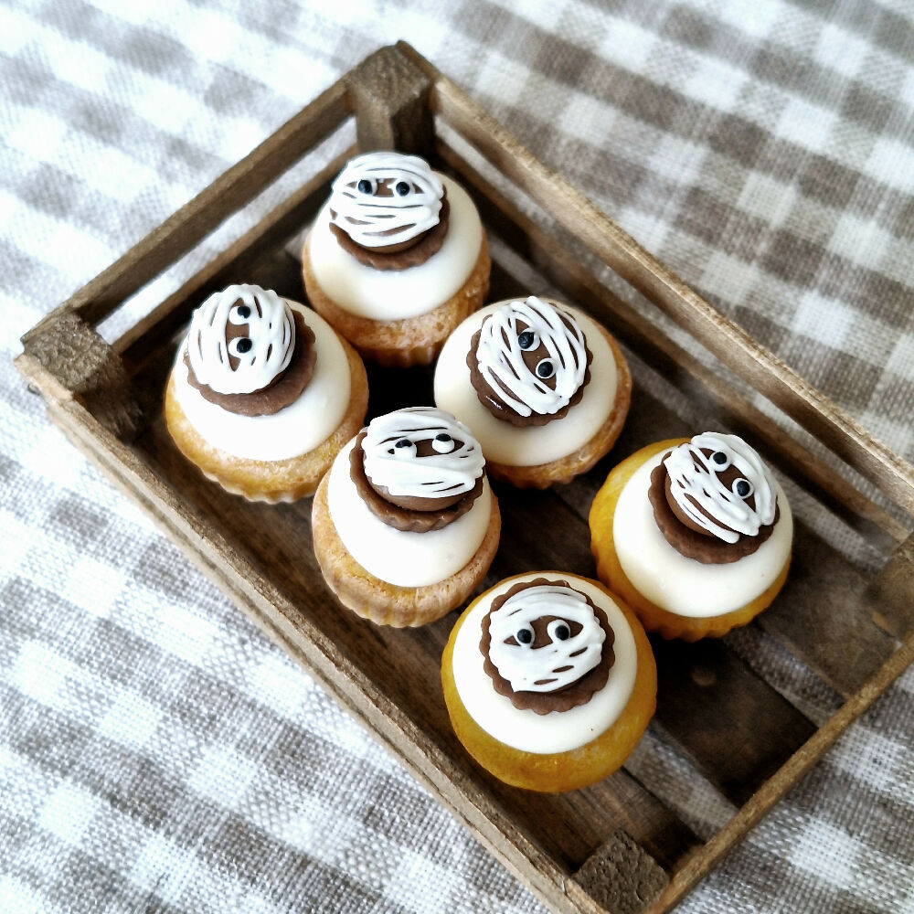 HALLOWEEN CUPCAKES - set of 4
