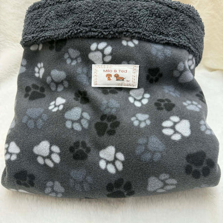 Pet Cozy sleeping snuggle sack for bed. Suits dog, cat, rabbit,lizard