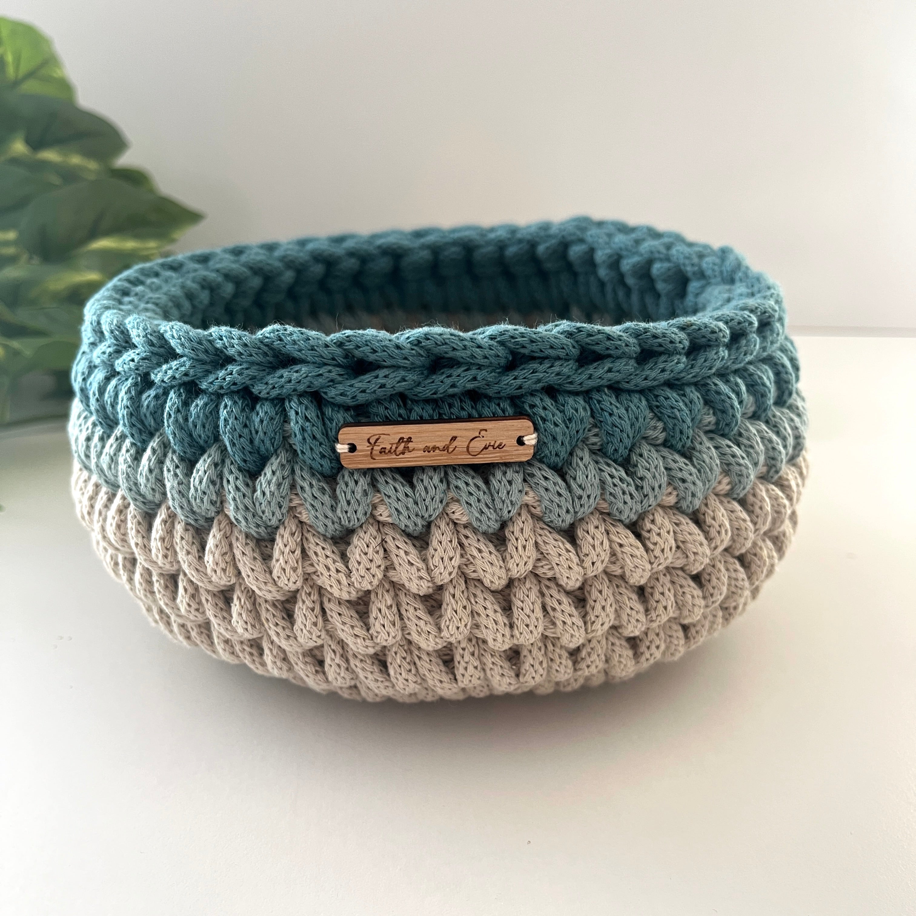 Curved crochet basket