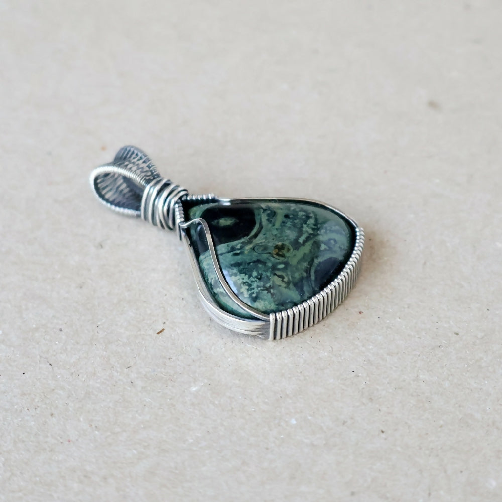 PJS06053_03_KambabaJasperPendant_C