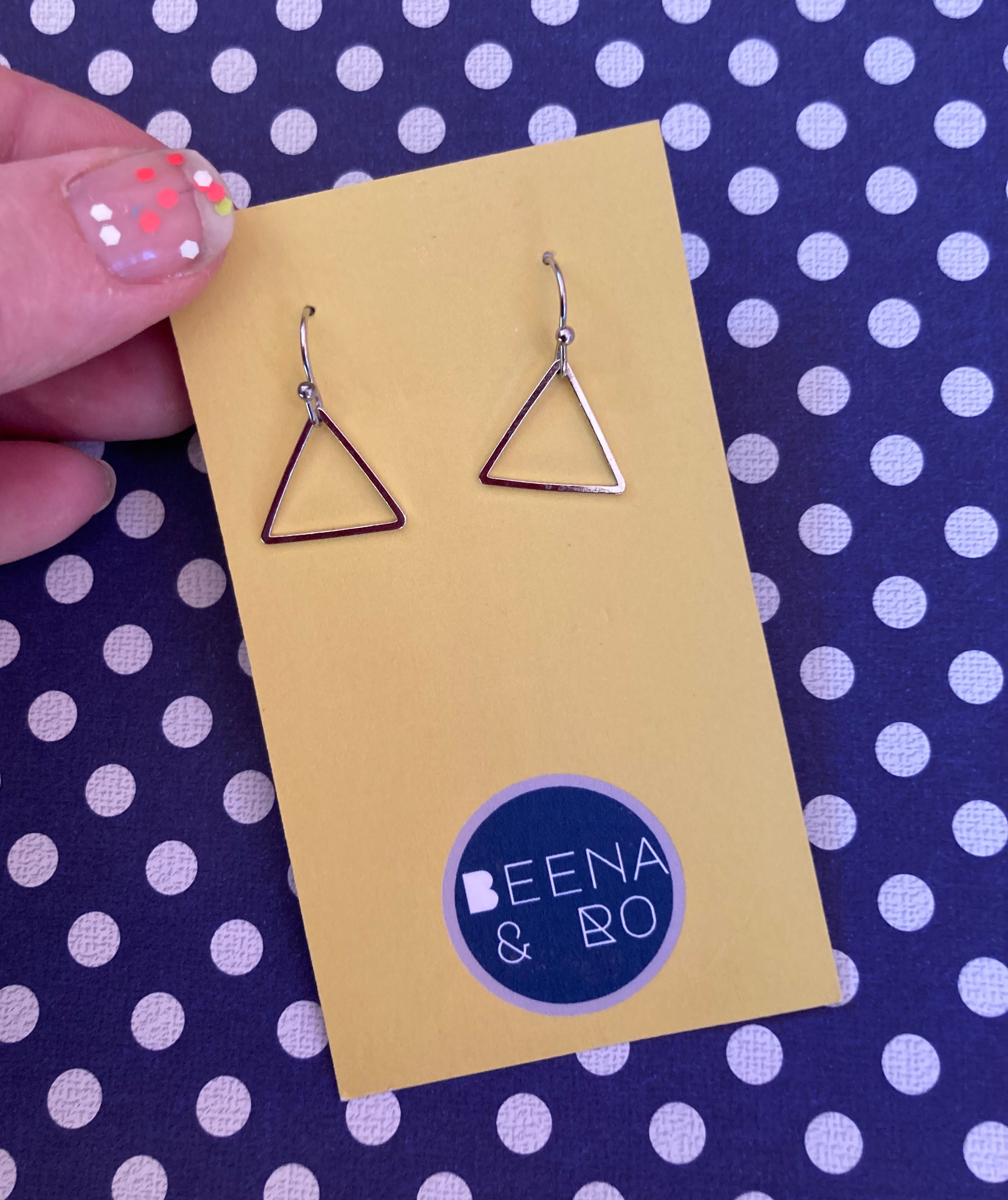 Mini drop triangle earrings