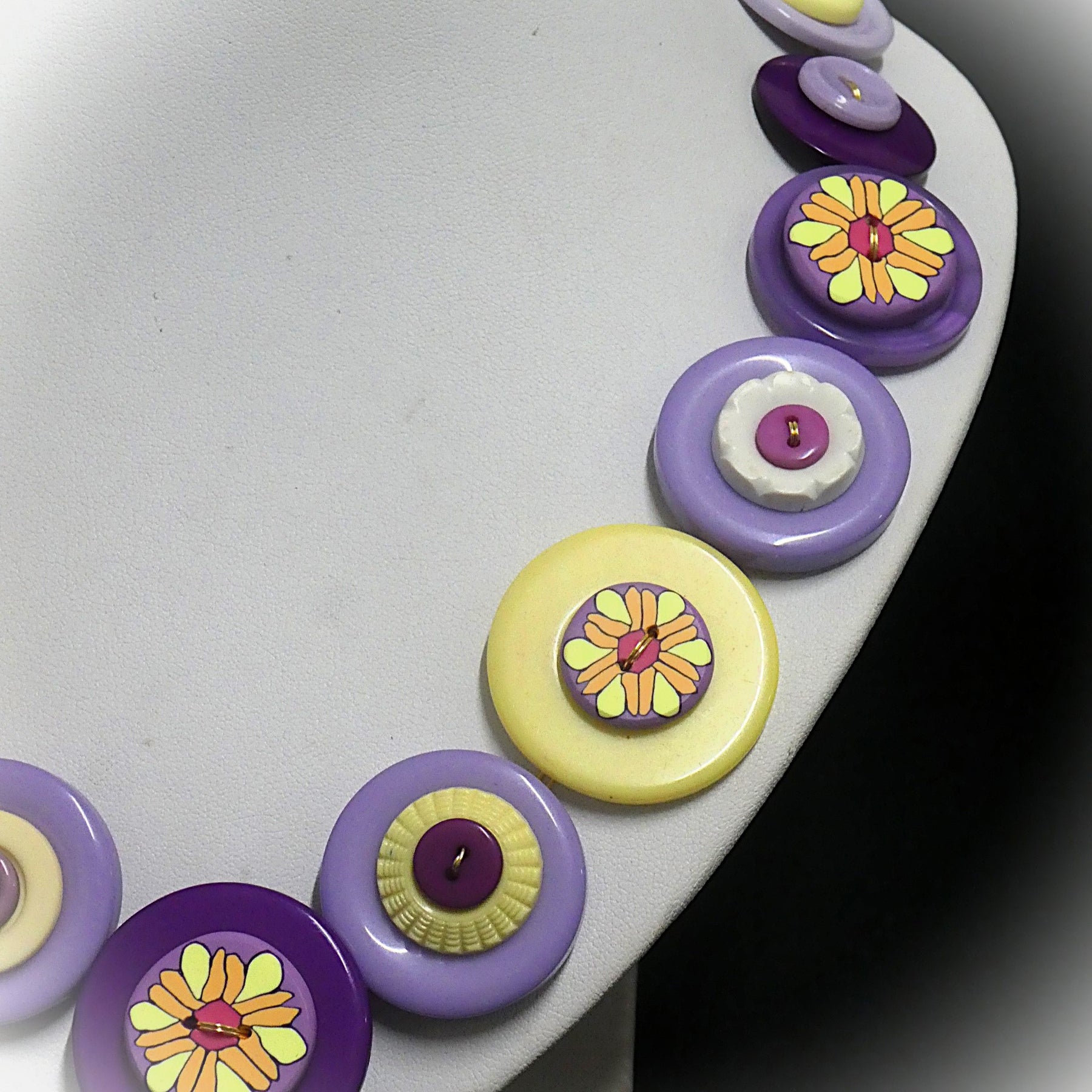 Button necklace - Summer Blooms