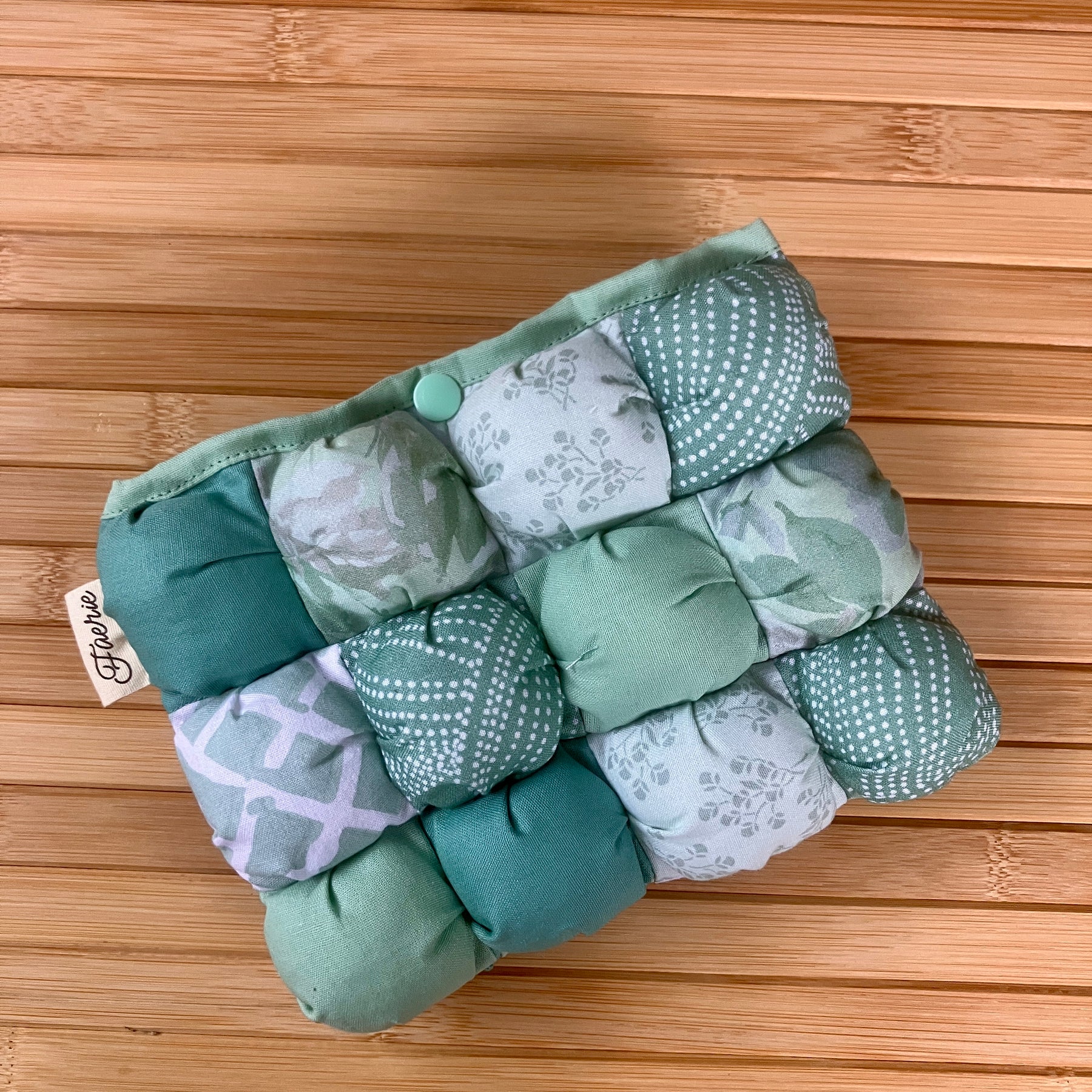 Pretty Puff Kindle Bag