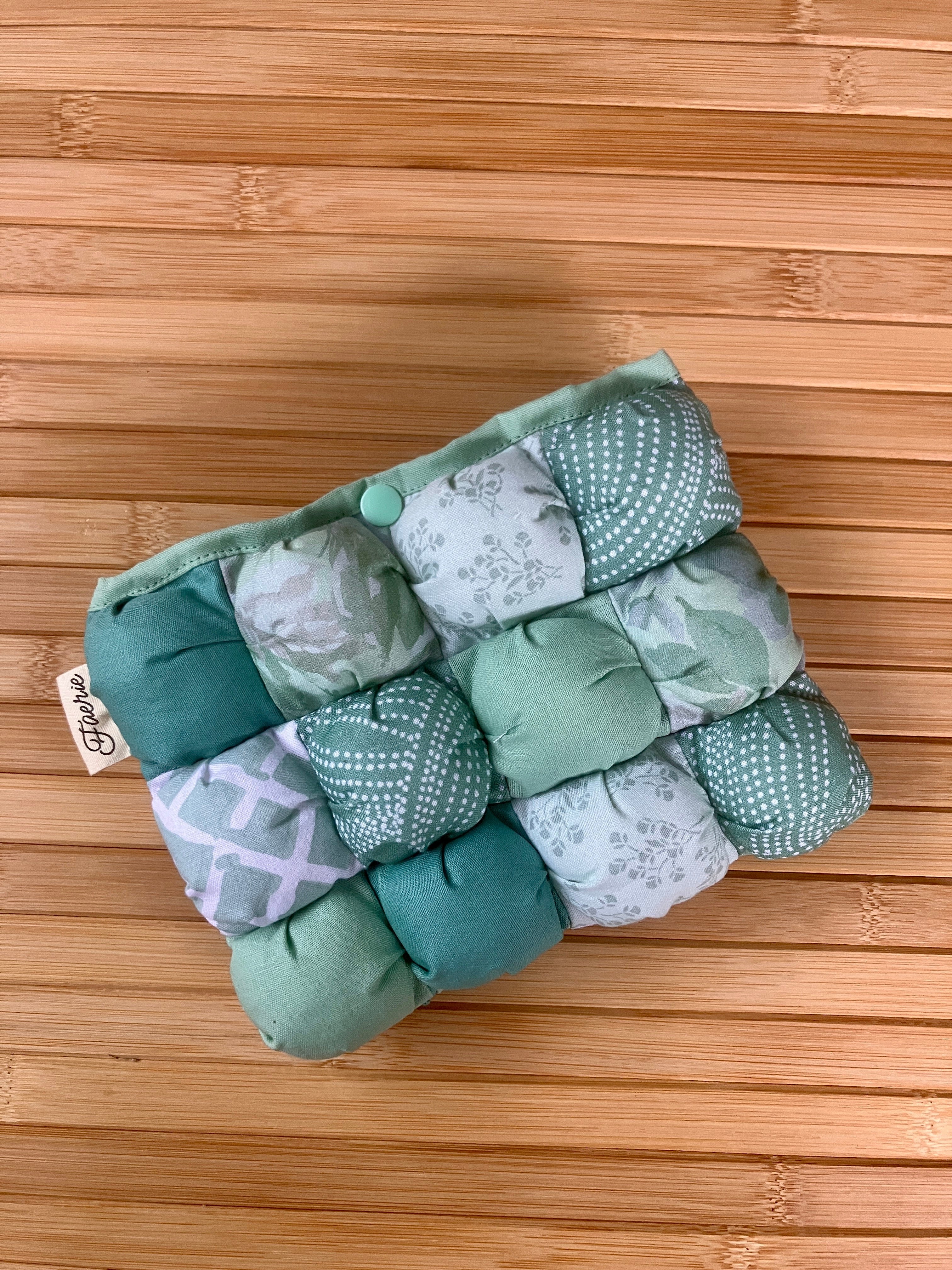 Pretty Puff Kindle Bag