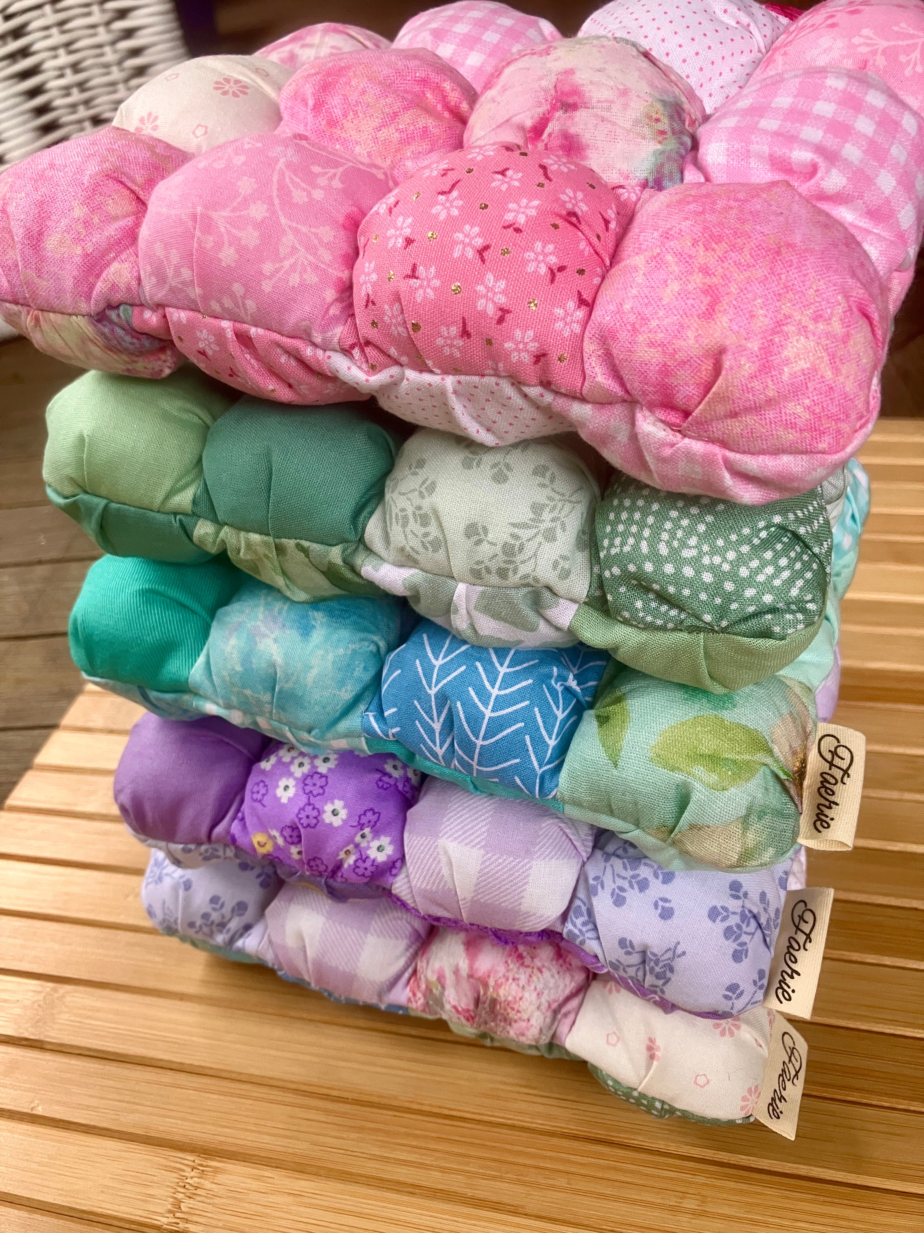 Pretty Puff Kindle Bag