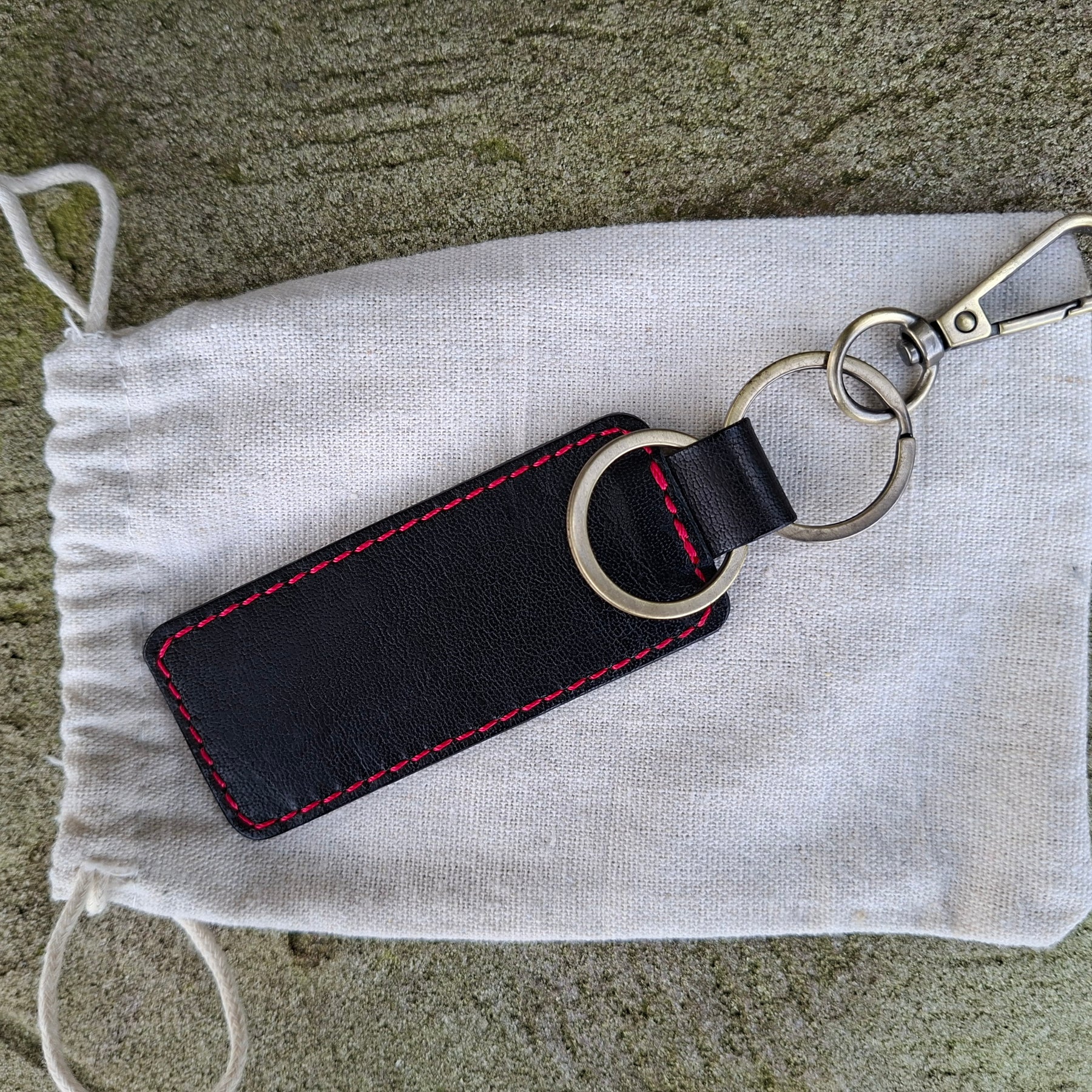 Keyring With Secret Cash Holder - Red Thread Kangaroo Leather