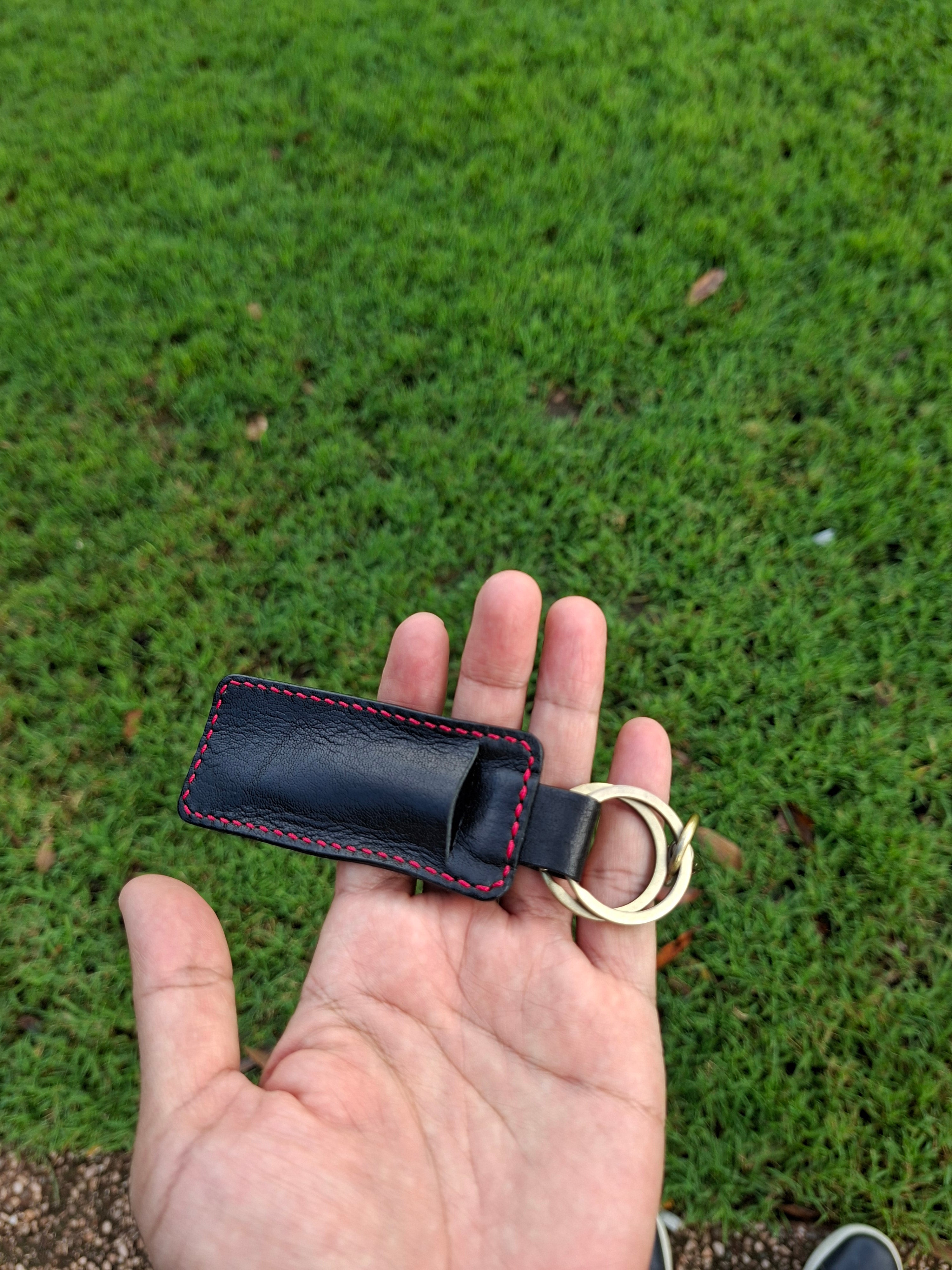 Keyring With Secret Cash Holder - Red Thread Kangaroo Leather