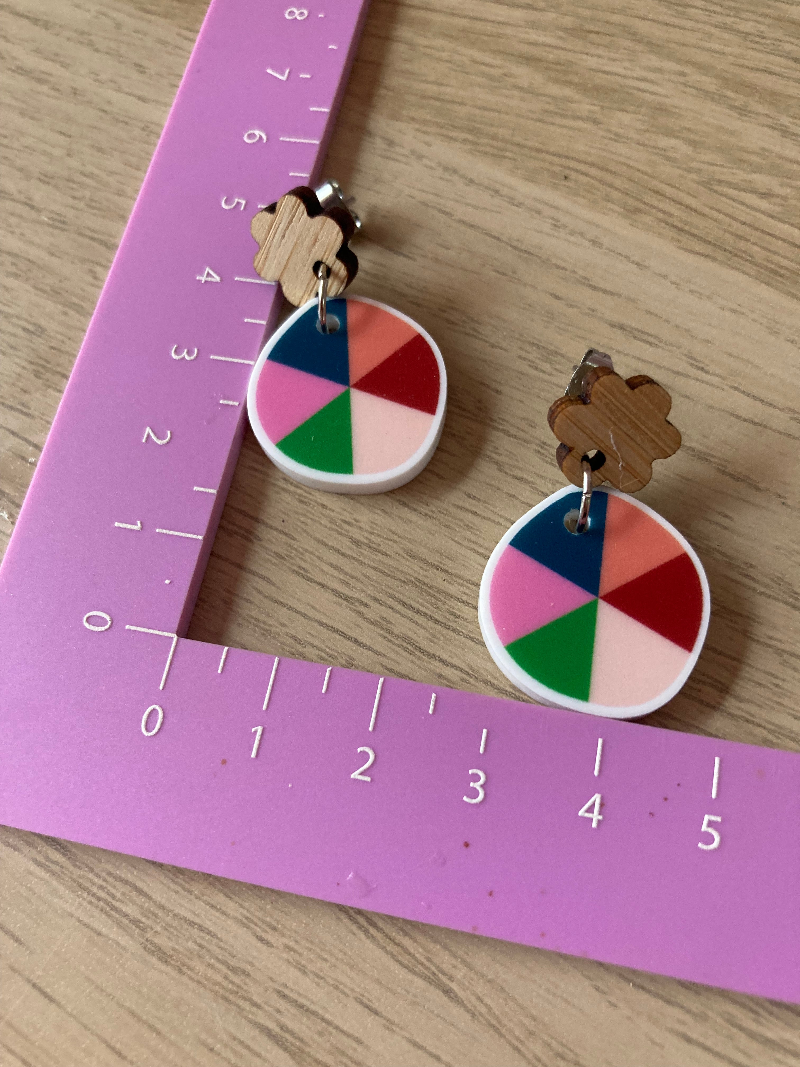 Small colored pie earrings