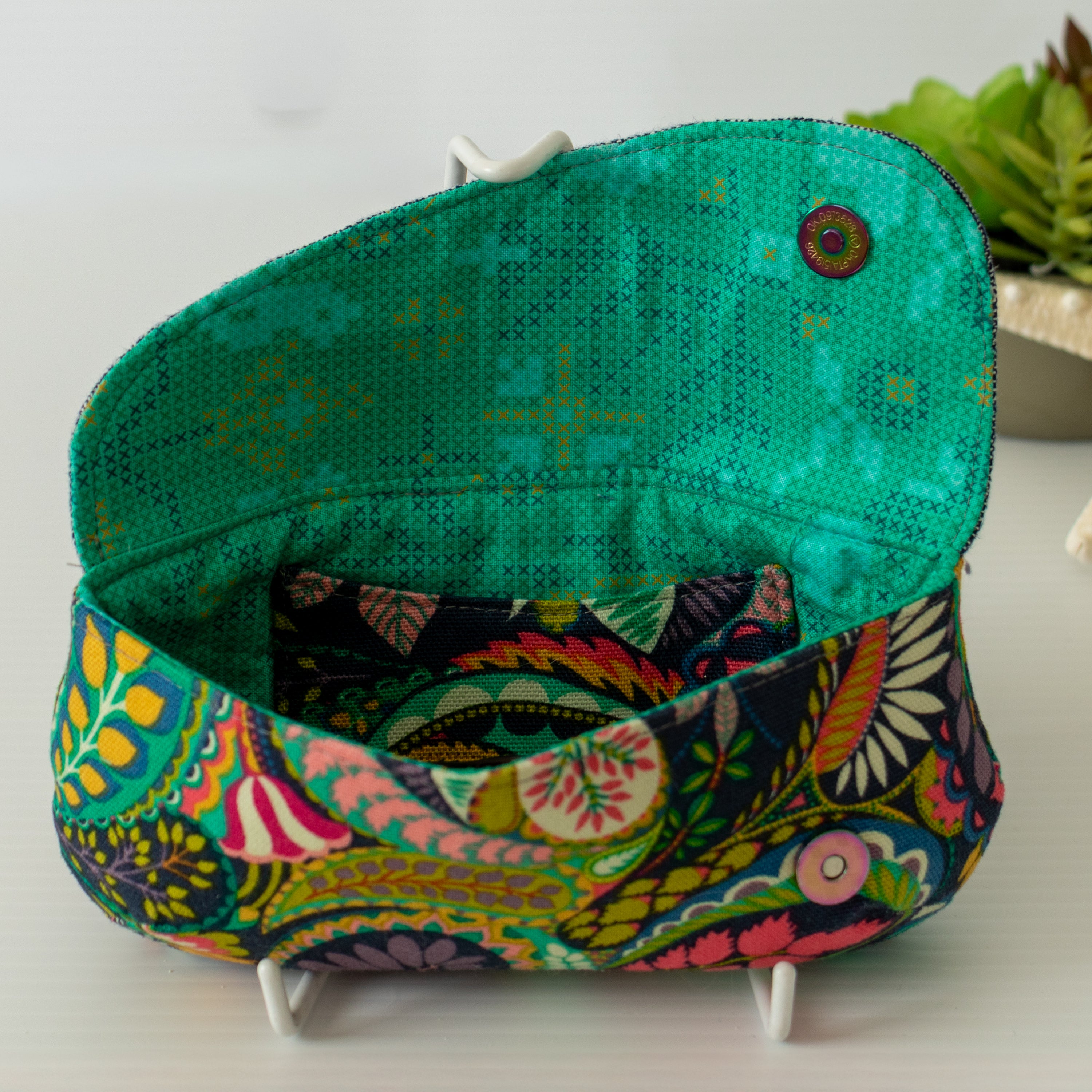 Ellen Solstice Glasses / Sunglass Case