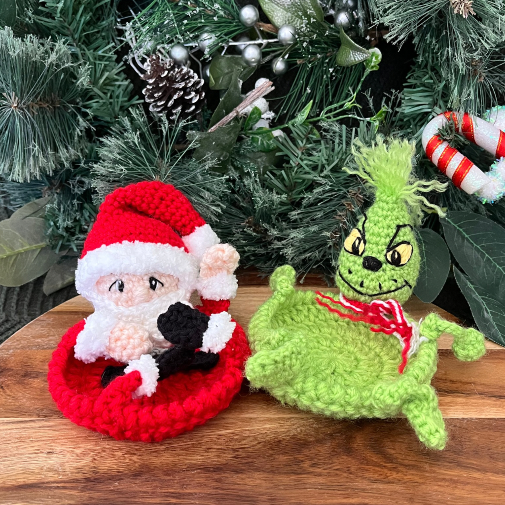 Crochet Christmas Santa Grinch Flip Up Cup Coasters Gift Pack