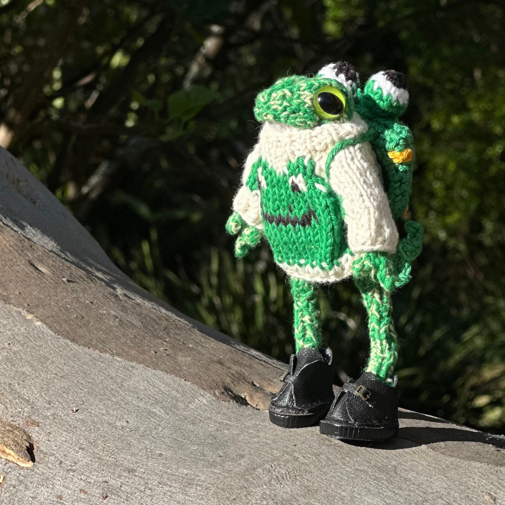 Handmade Poseable Frog Figurine 12cm