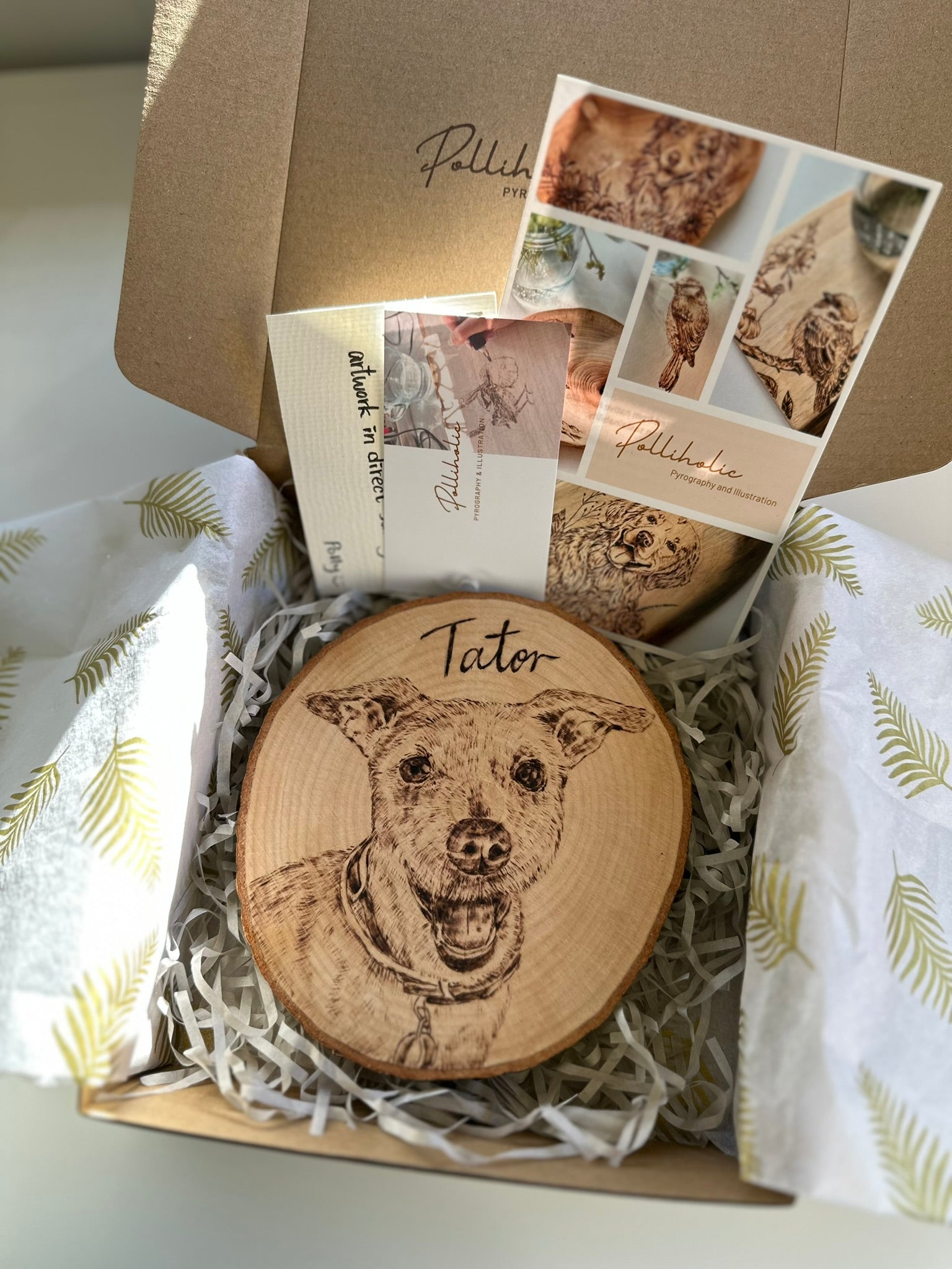 Natural Wood Circle Custom Pet Portrait – Hand-Burned Pyrography Art