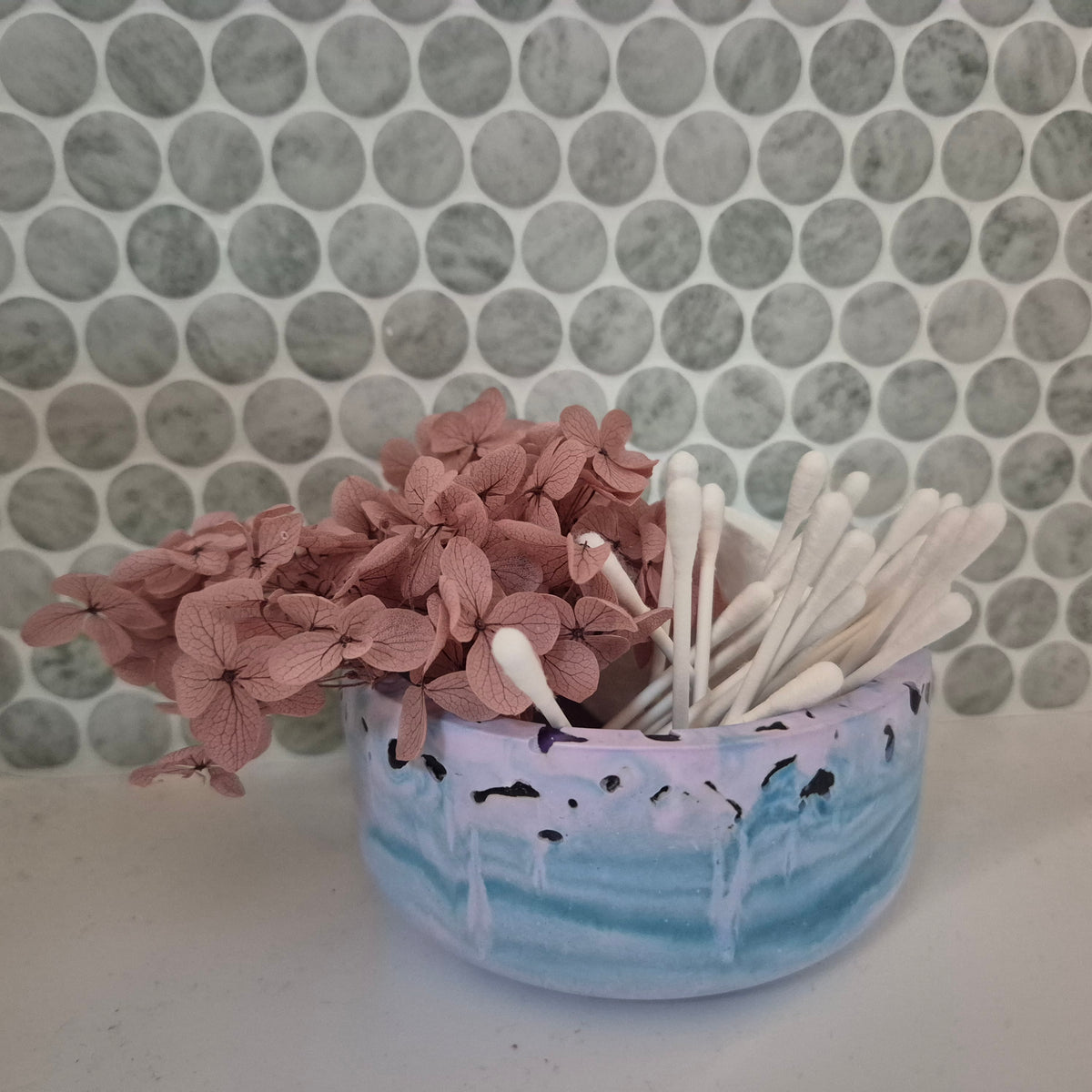 Round blue and purple concrete bowl candle with amethyst stones