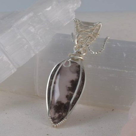 Misty Hollow – Indonesian Moss Agate Silver-Filled Pendant