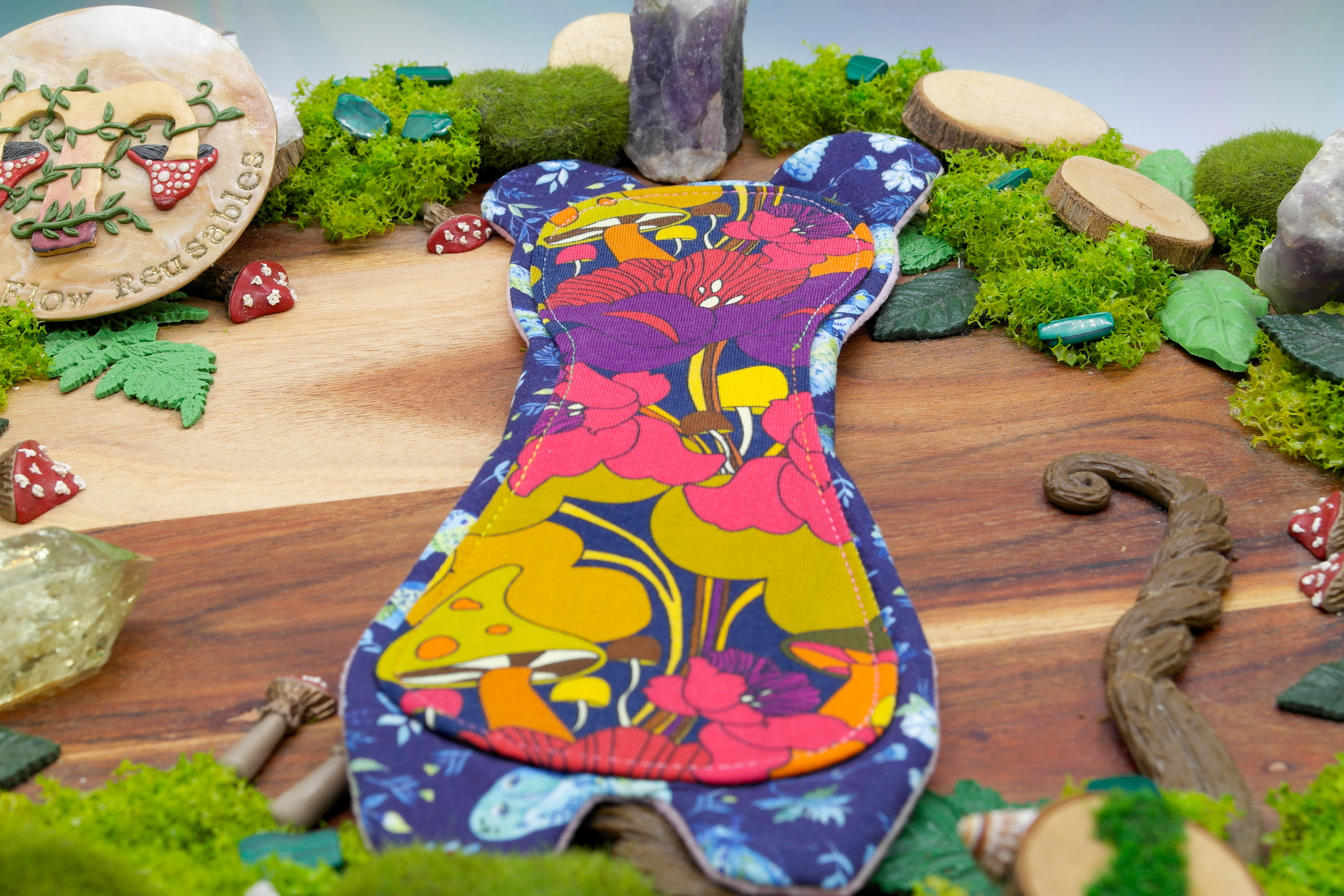 Australian handmade reusable cloth pad 10" Moderate (Goldilocks) - naturalist