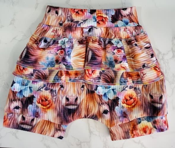 Highland Cow Shorts Size 3