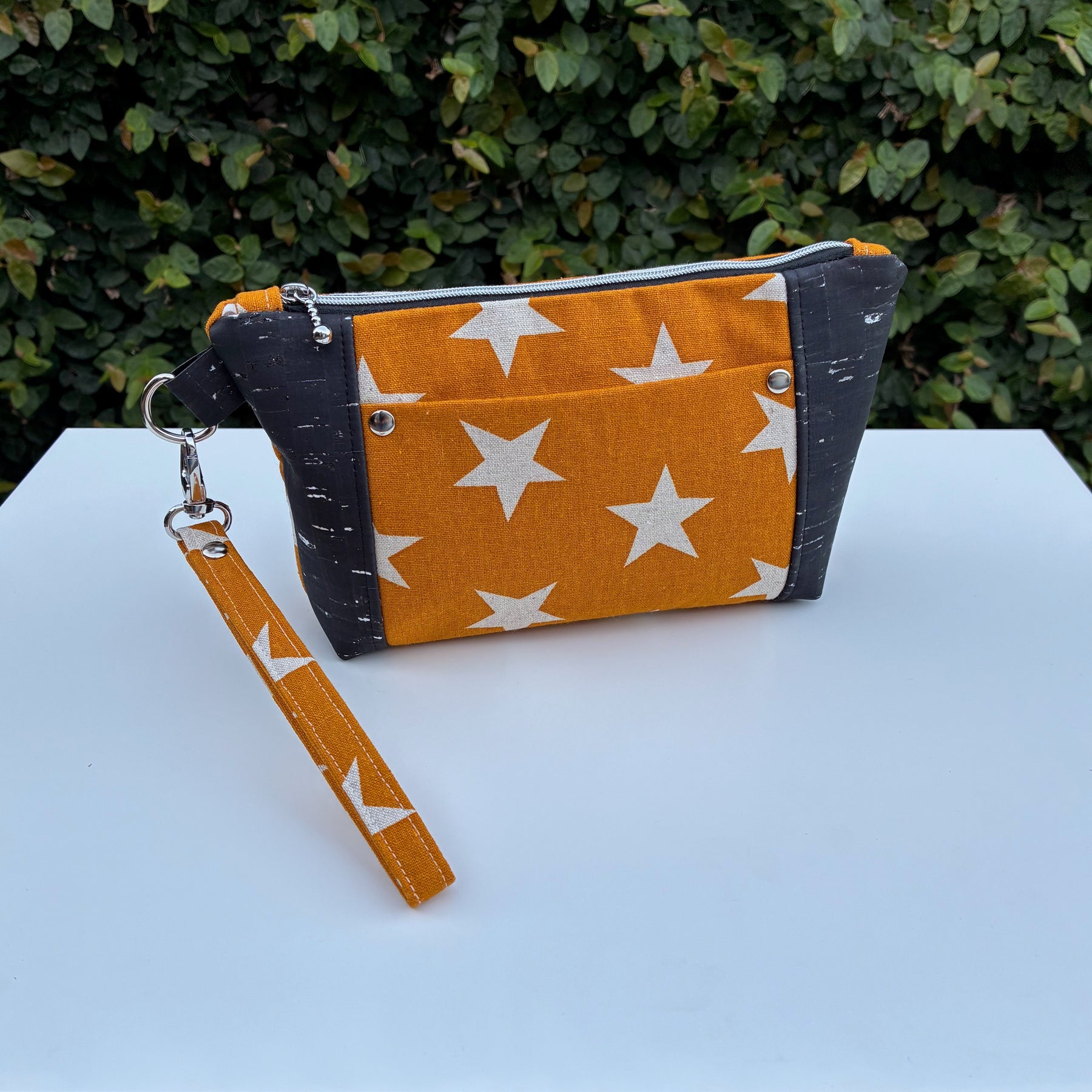 Norfolk Pouch - Cream stars on mustard