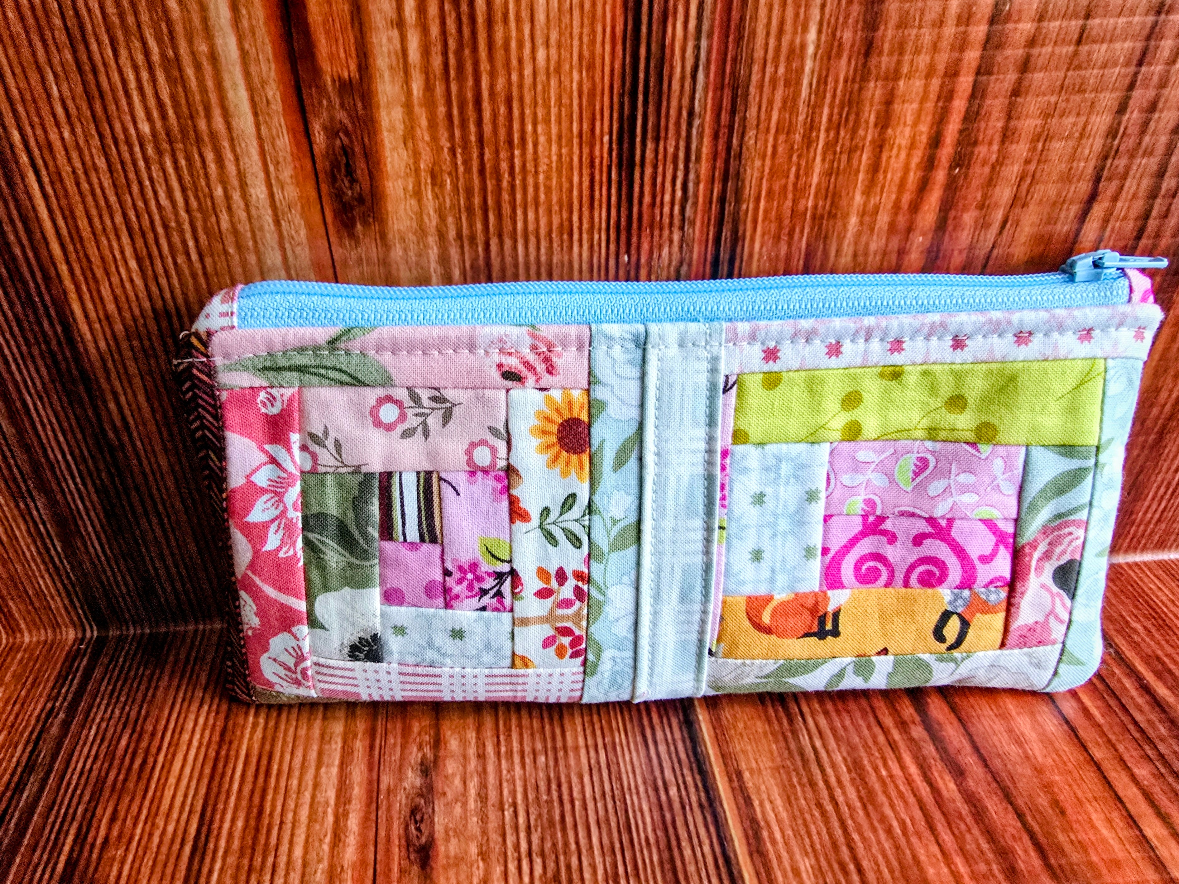 Handmade | Small | Scrappy | Zippered pouch