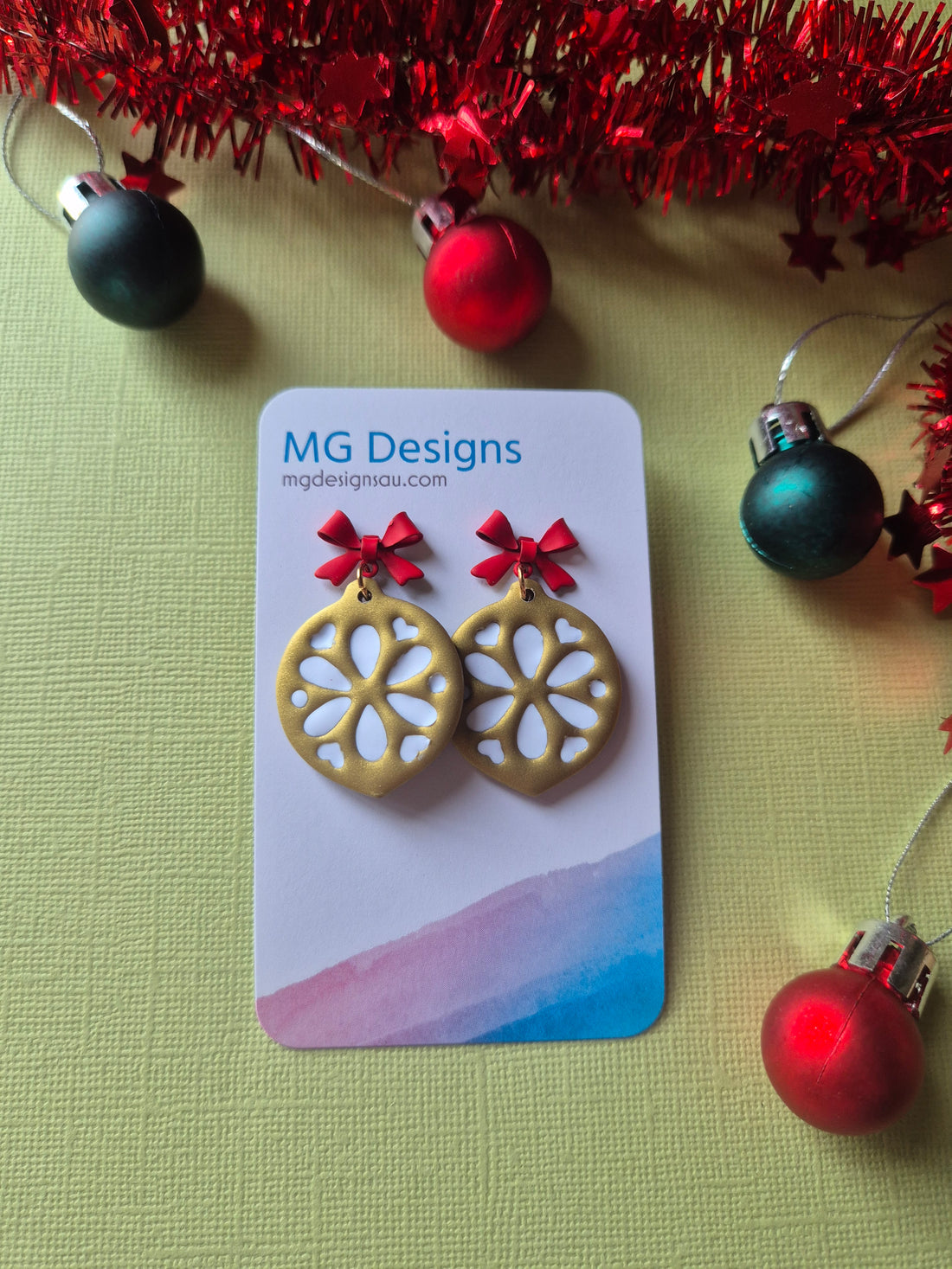 Gold Bauble