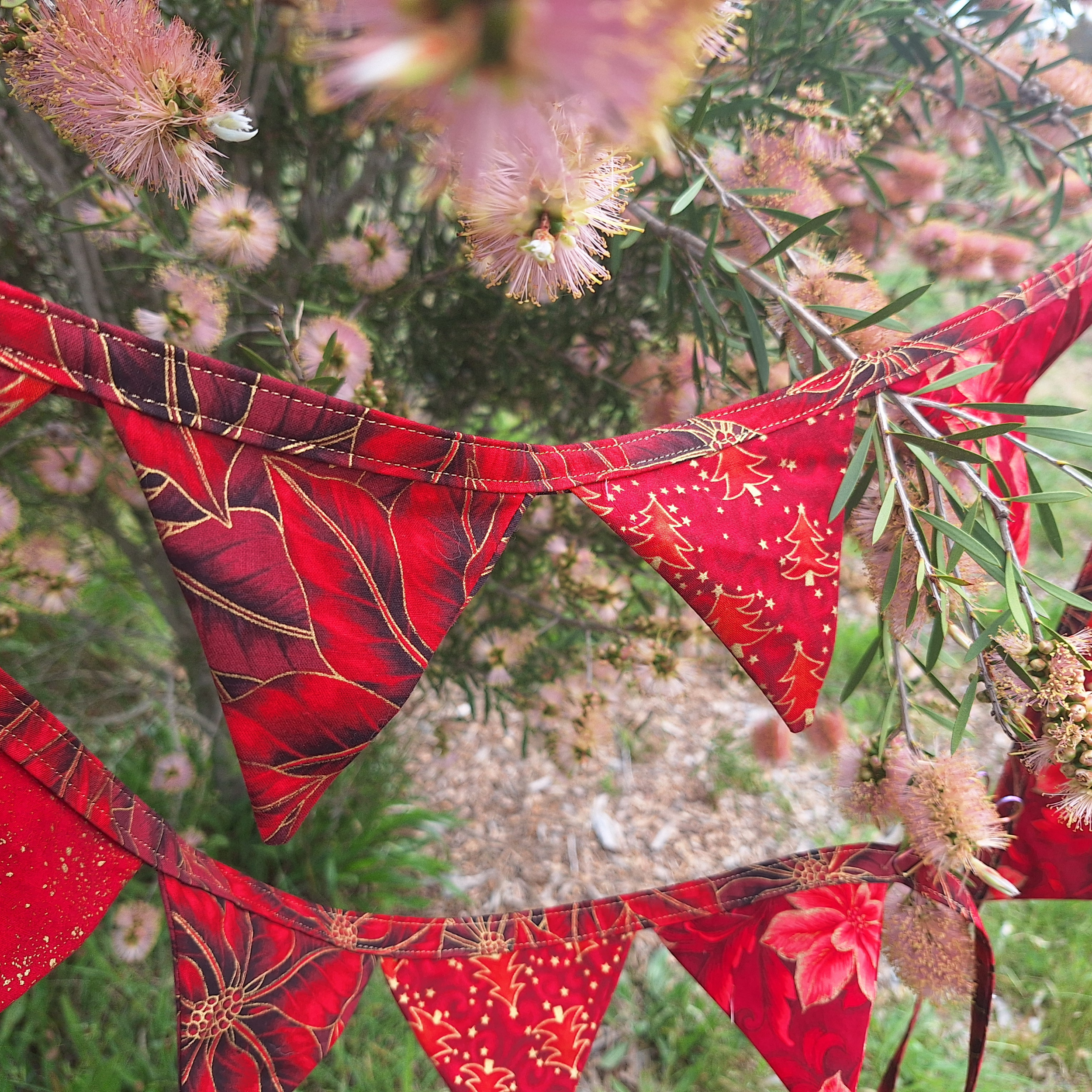 Handmade Christmas Bunting: Red and Gold