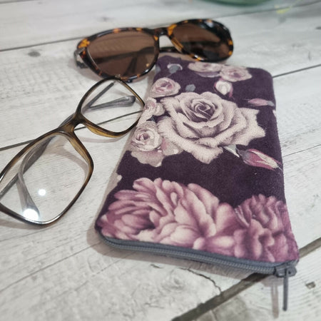 Upcycled double glasses pouch - dusty plum roses