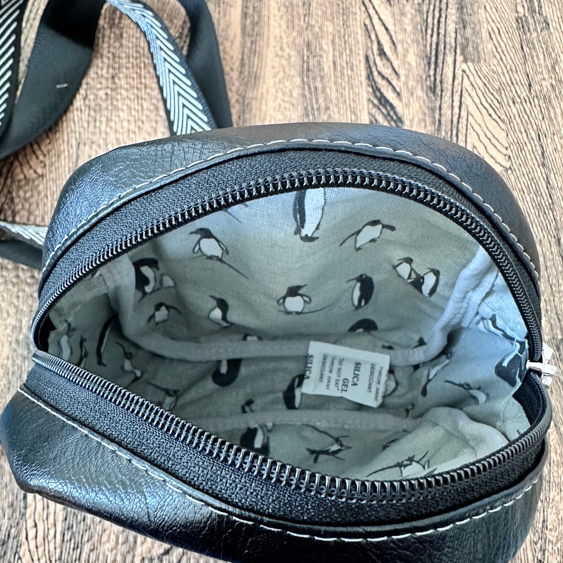 Penguin sling bag