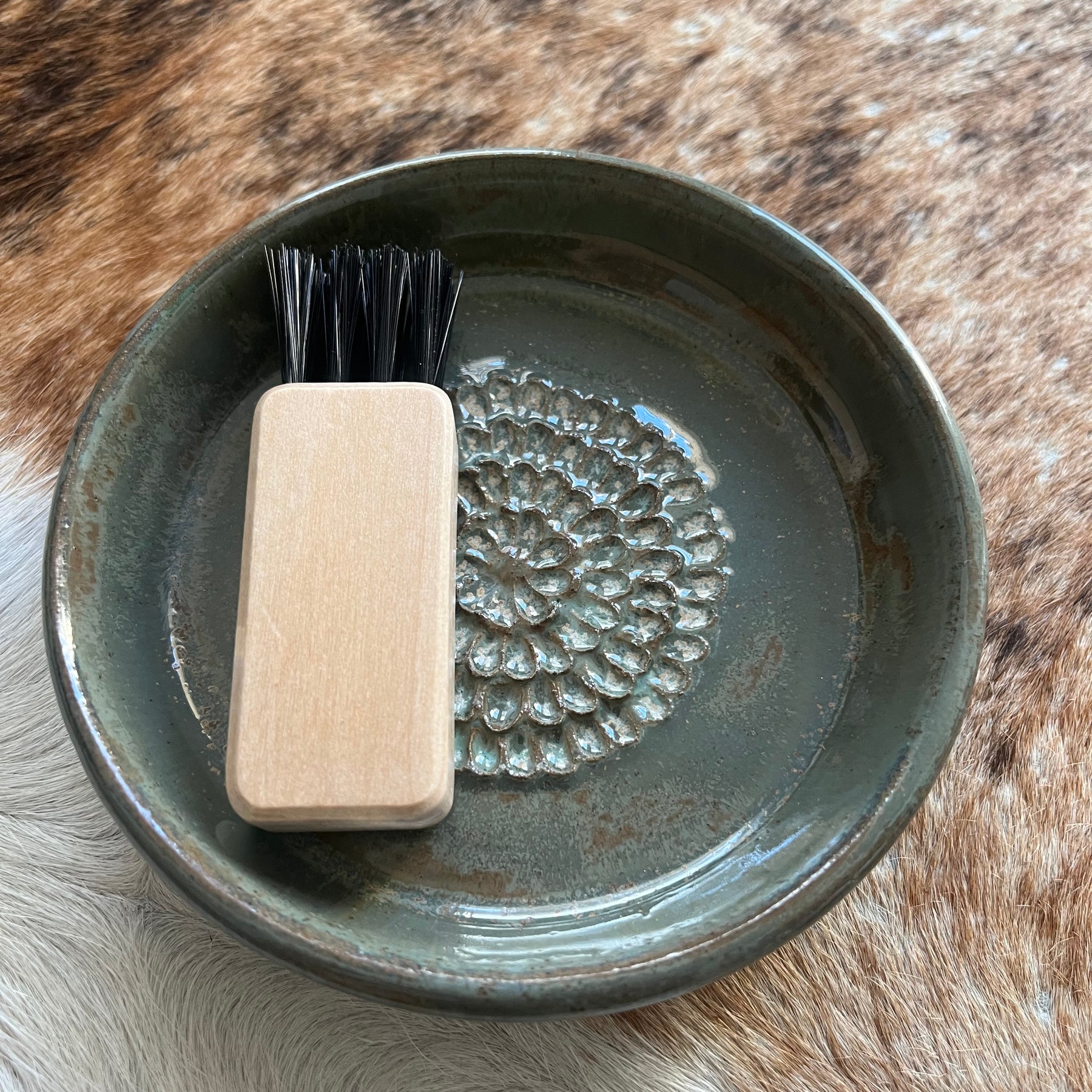 Ceramic Grater with Brush