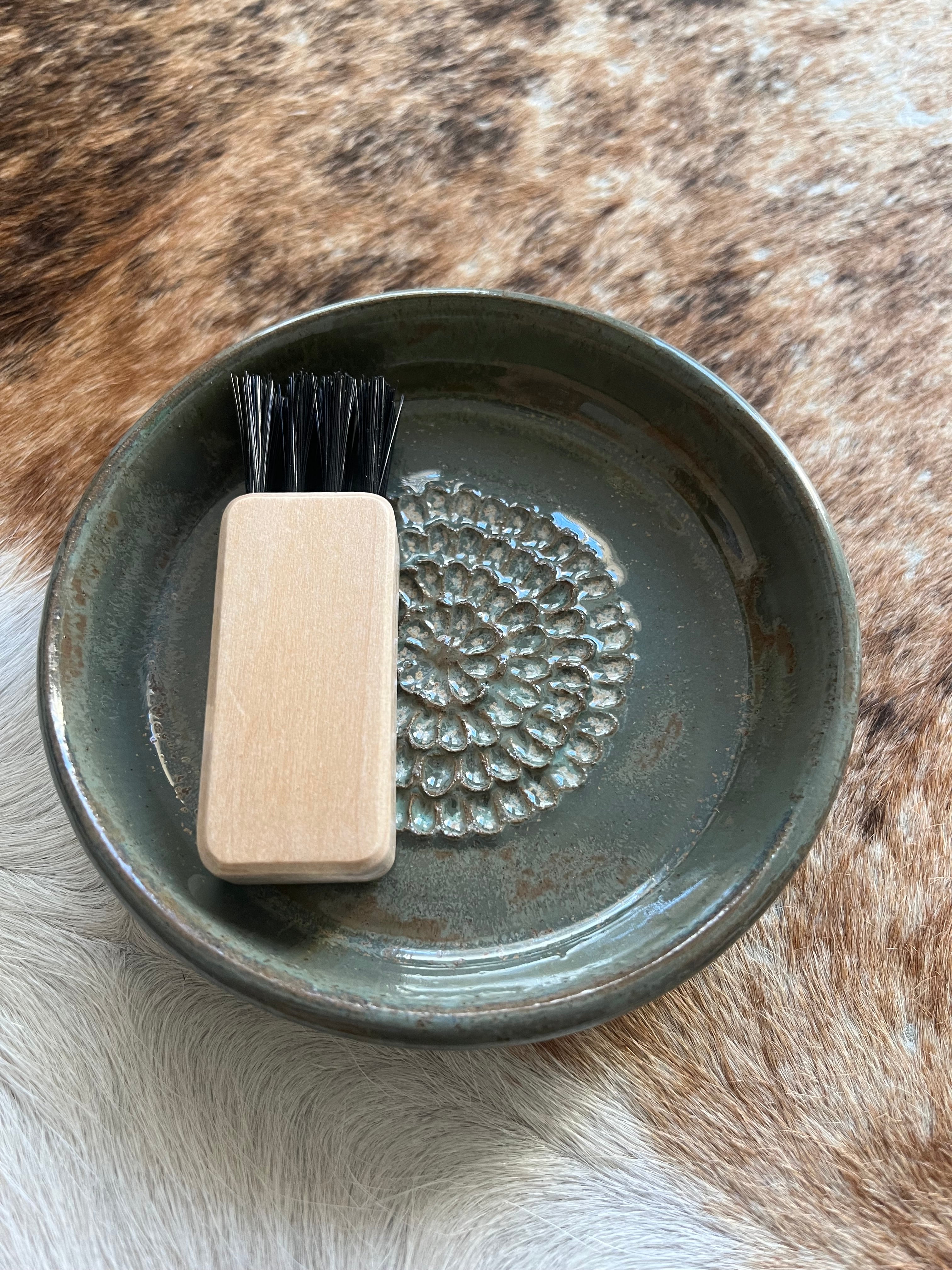 Ceramic Grater with Brush