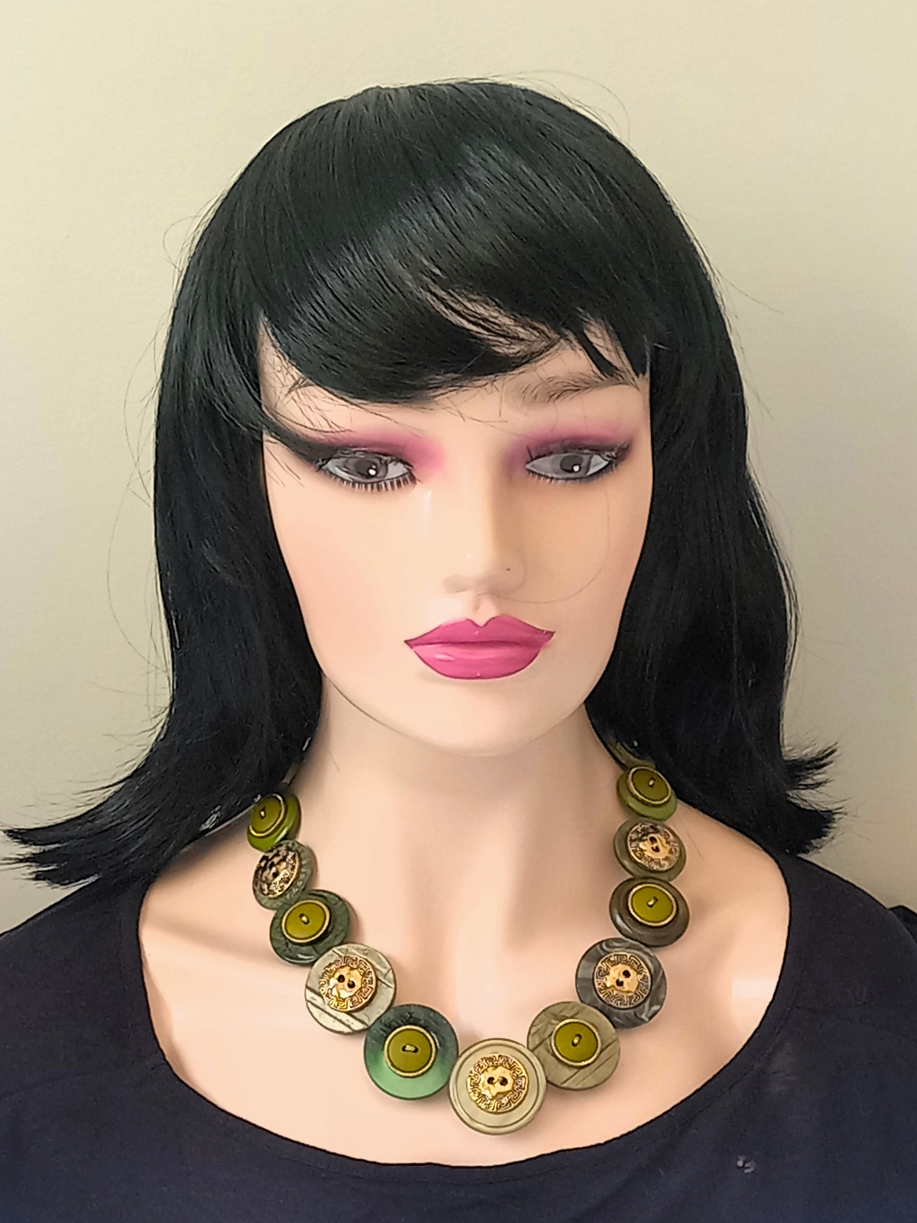 Button necklace - Green and Gold
