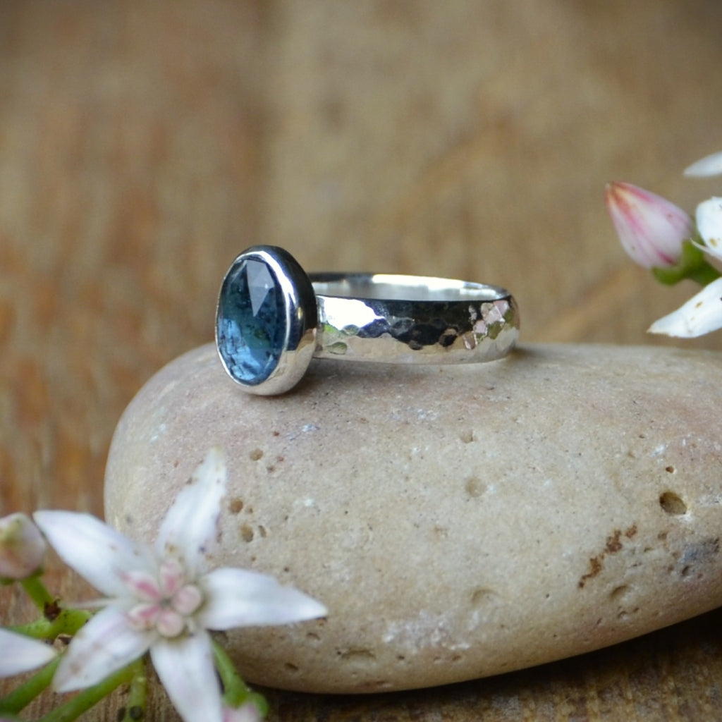 Moss Kyanite Silver Hammered Ring Size N