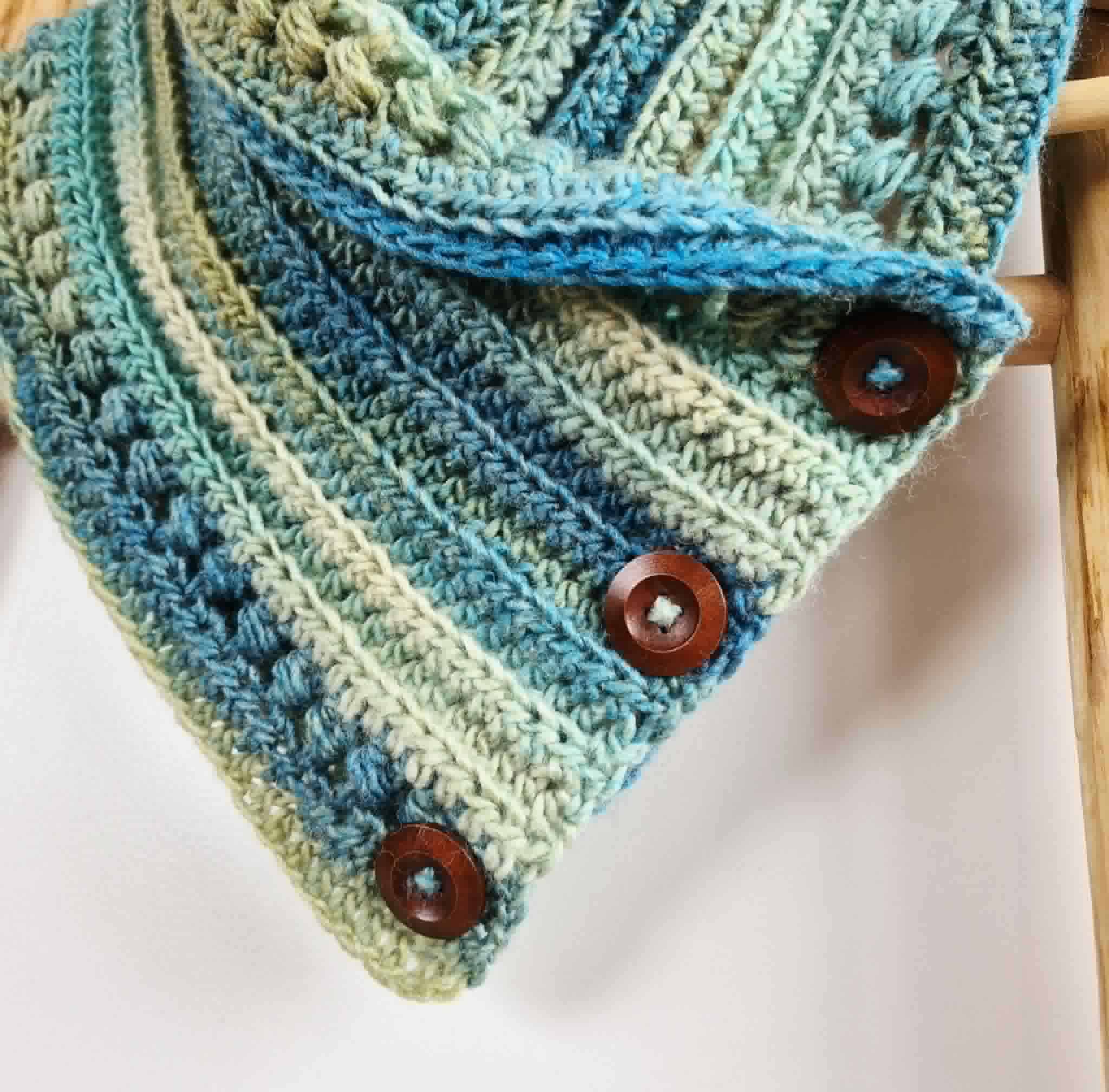 Ladies Neck warmer | Cowl | Scarf | Blue Green | Adult | Vintage | Crochet | Buttoned