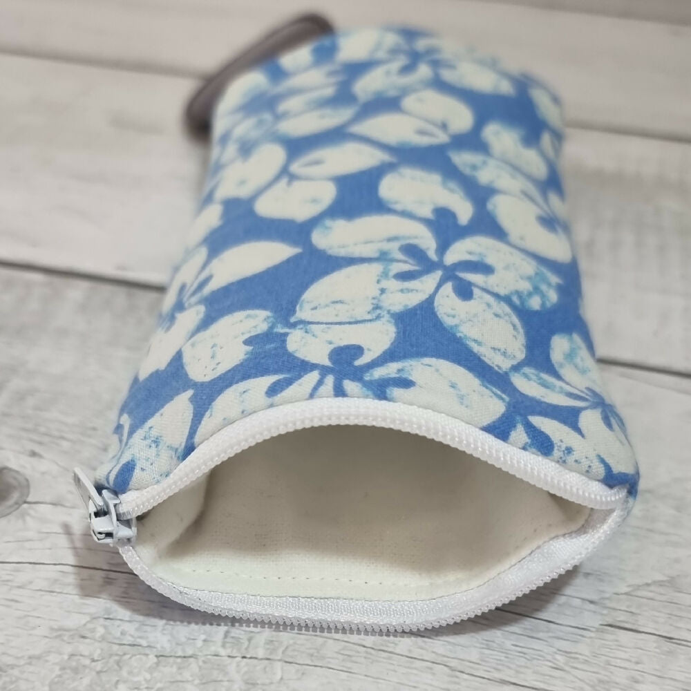 Upcycled double glasses pouch - tropical blue, white flowers