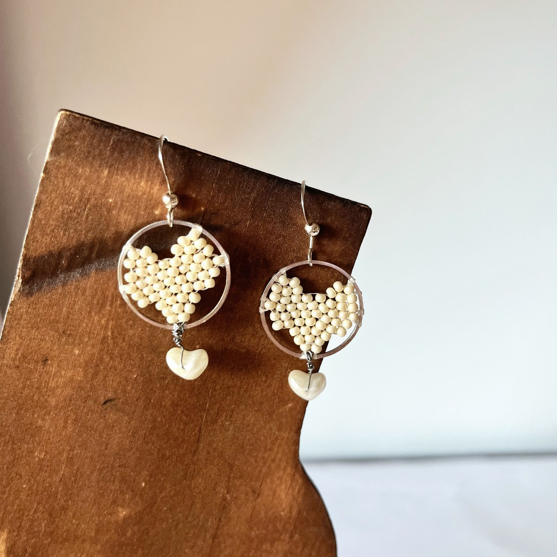 PEARL HEART | dangle beaded earrings | white, creamy, beige, nude