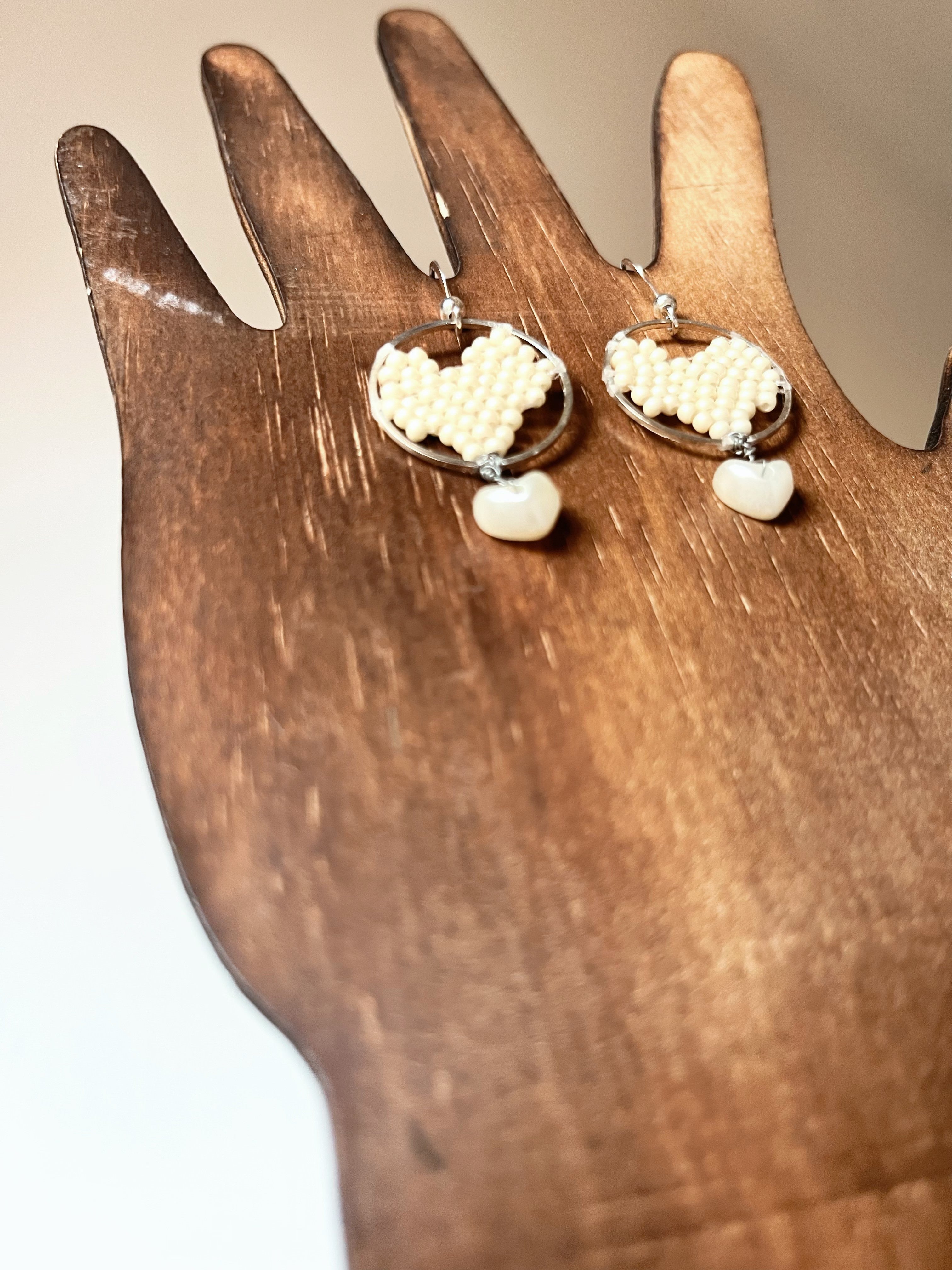 PEARL HEART | dangle beaded earrings | white, creamy, beige, nude