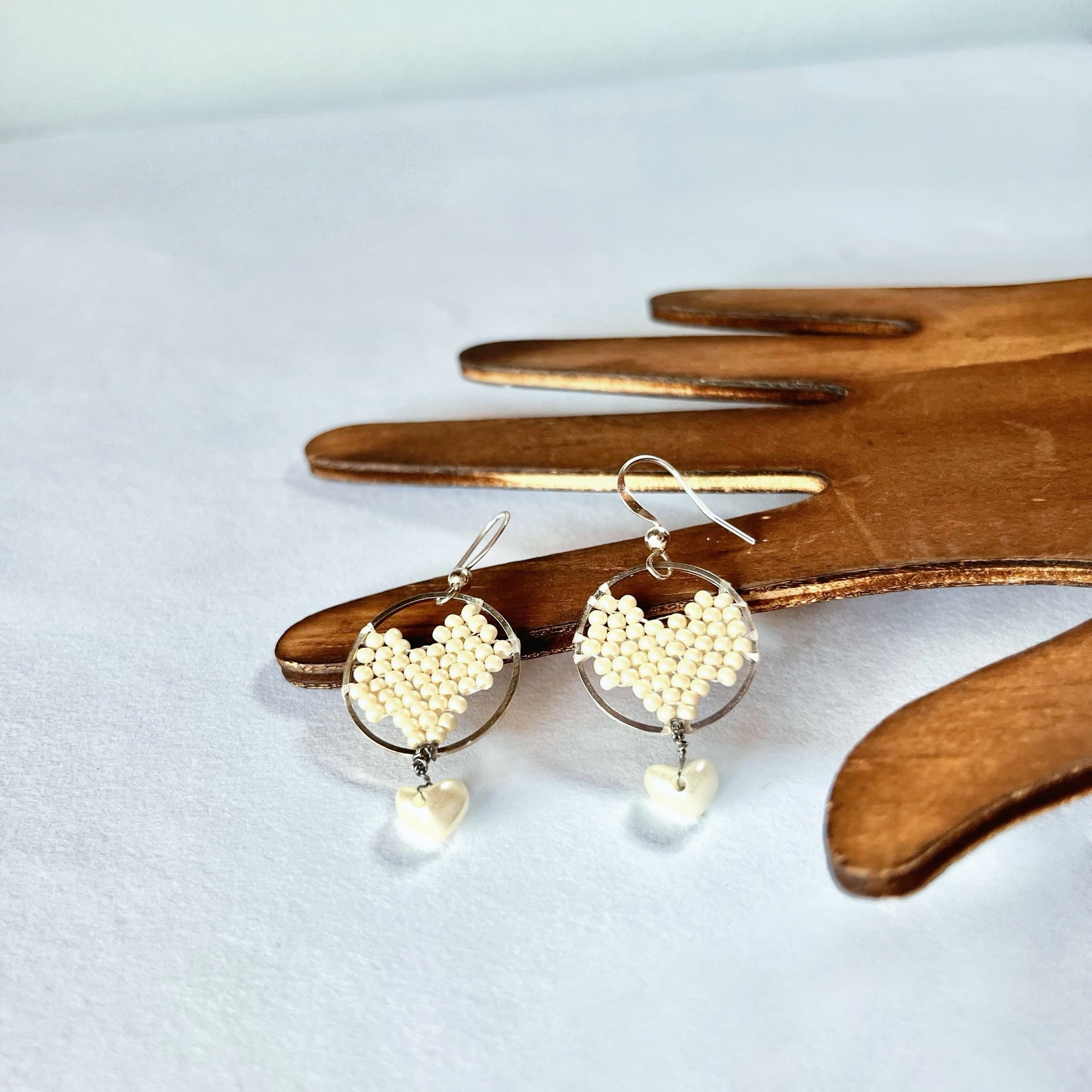 PEARL HEART | dangle beaded earrings | white, creamy, beige, nude