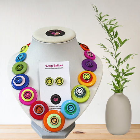 Button necklace and earrings - Round and Round