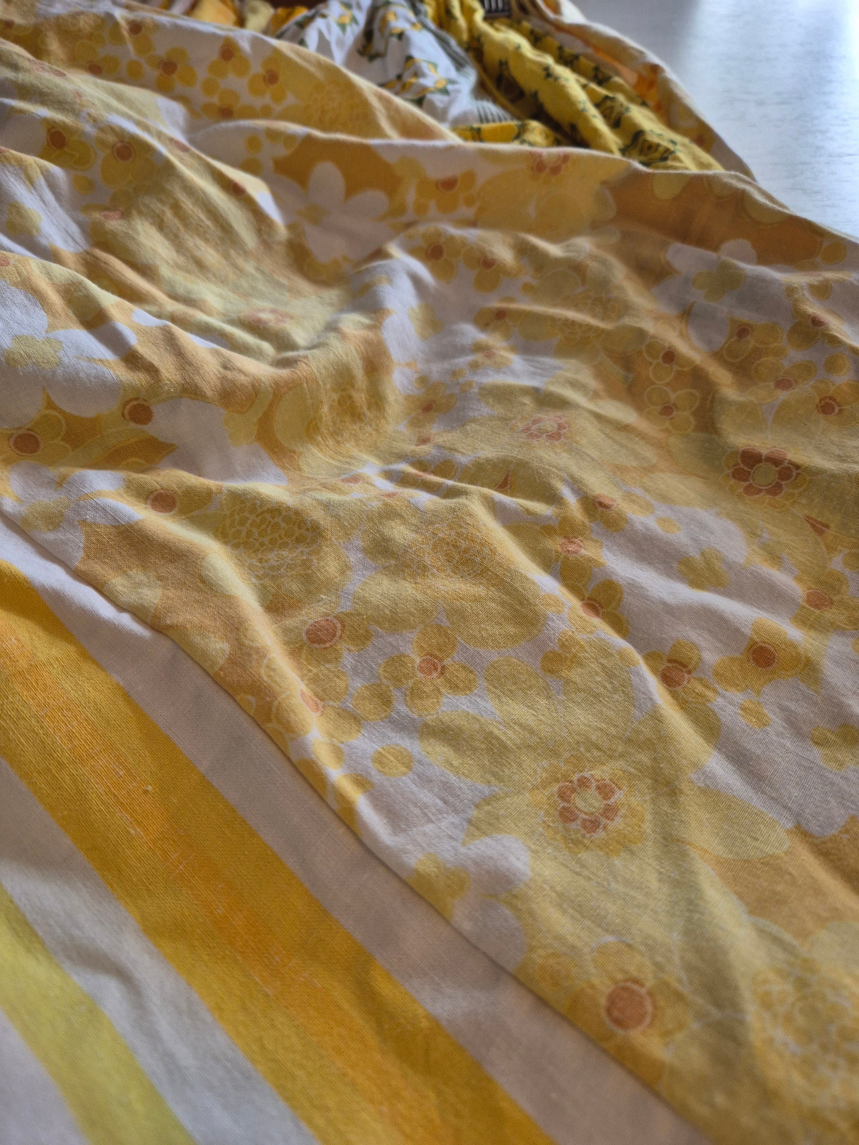 Yellow style skirt, pockets, M 12-16, elastic waist