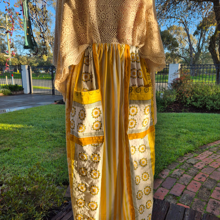 Yellow style skirt, pockets, M 12-16, elastic waist