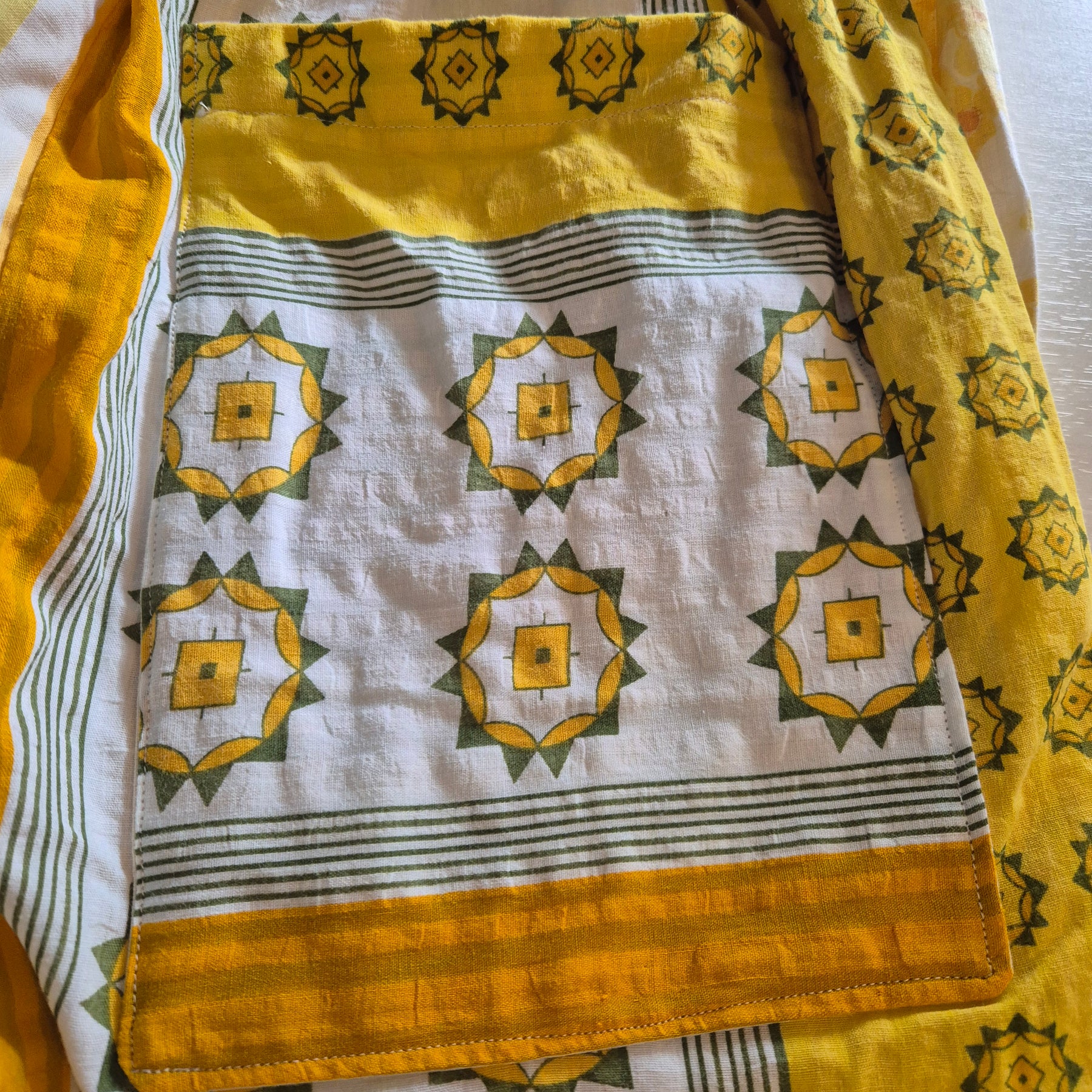Yellow style skirt, pockets, M 12-16, elastic waist