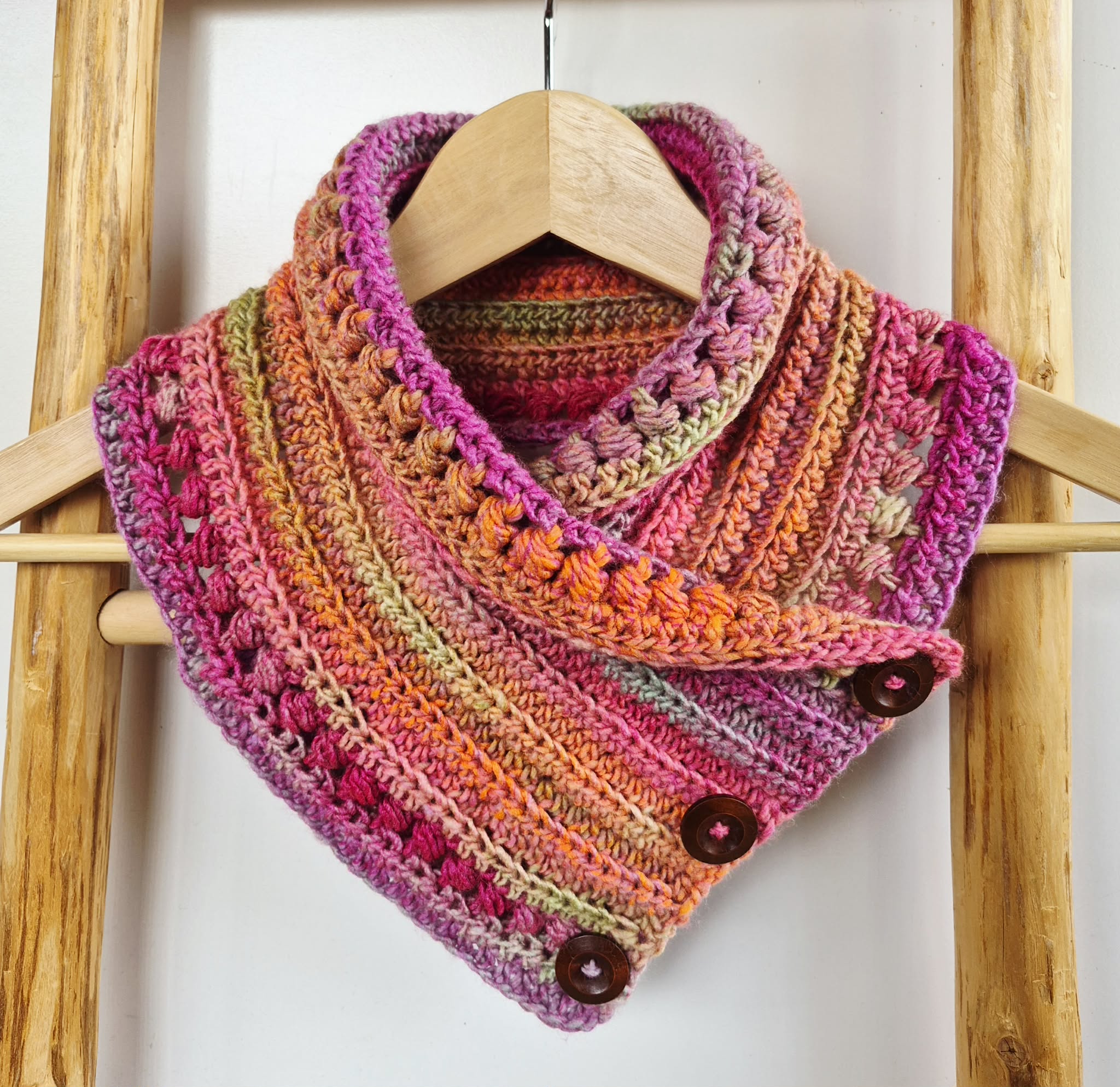 Ladies Neck warmer | Cowl | Scarf | Sunset Toned | Adult | Vintage | Crochet | Buttoned